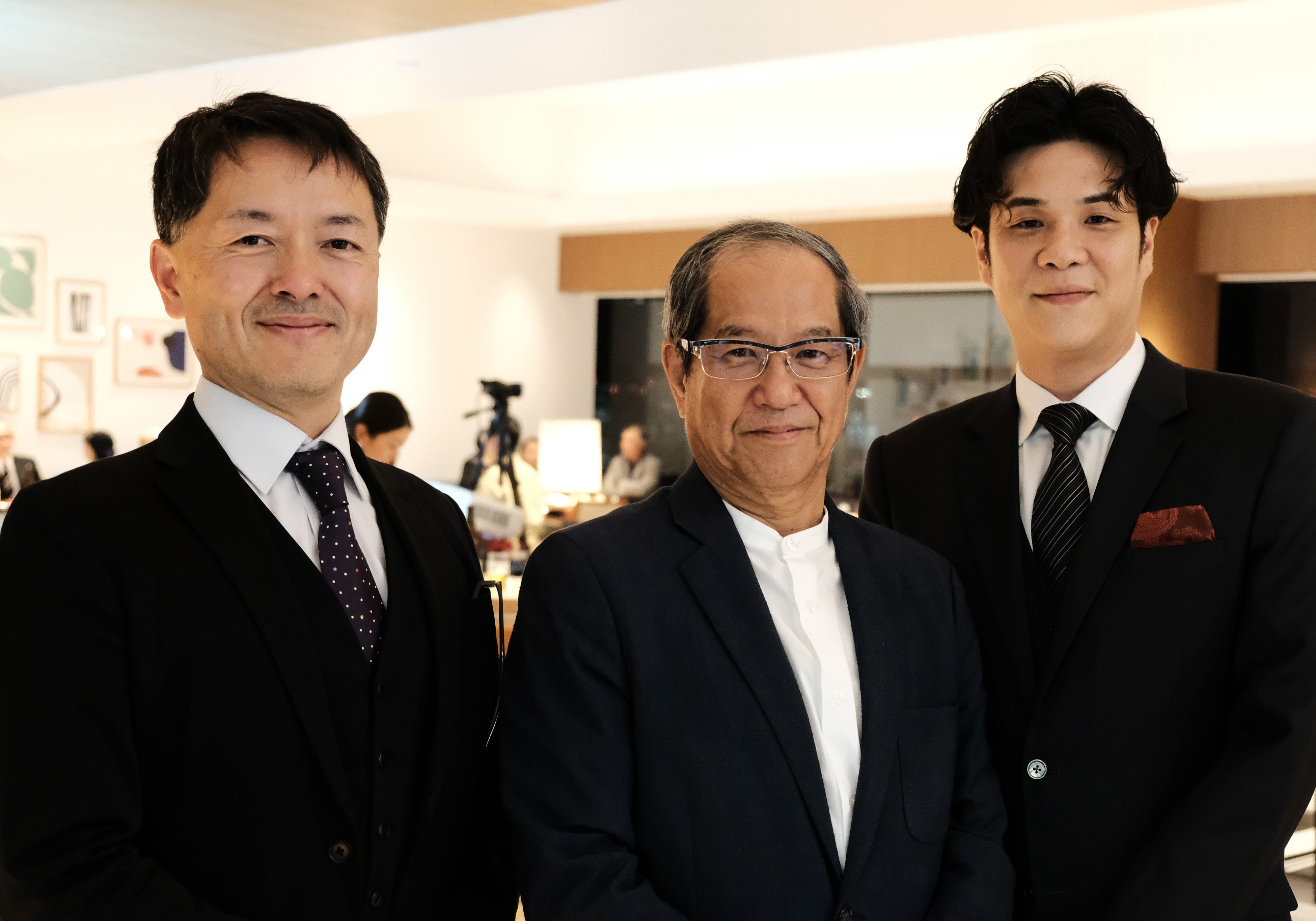写真　左　細野氏　中　蓑田氏　右　高木