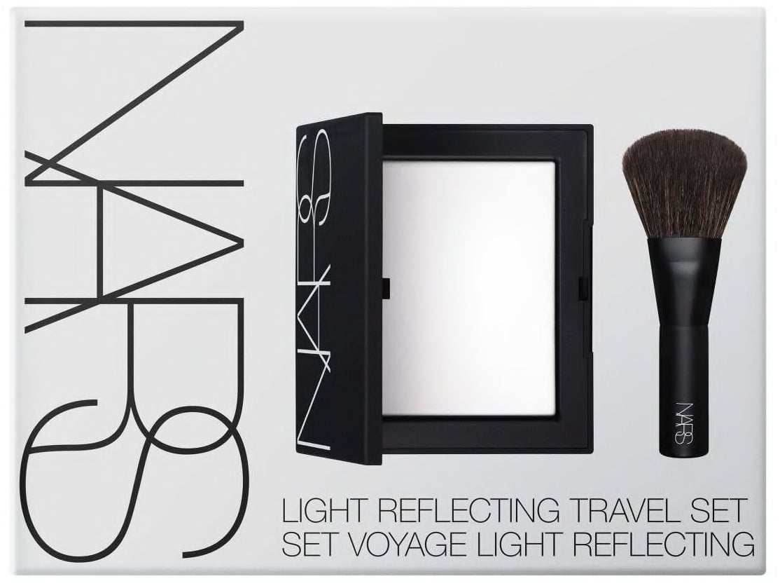 NARS ライトリフレクティング セット NARS「ライトリフレクティング トラベルセット」が22年9月に数量