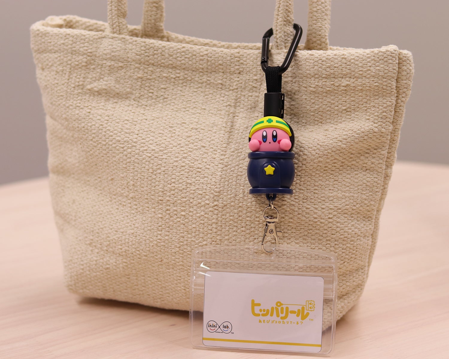 ※カラビナタイプ使用イメージ。 カードケースは付属しておりません。