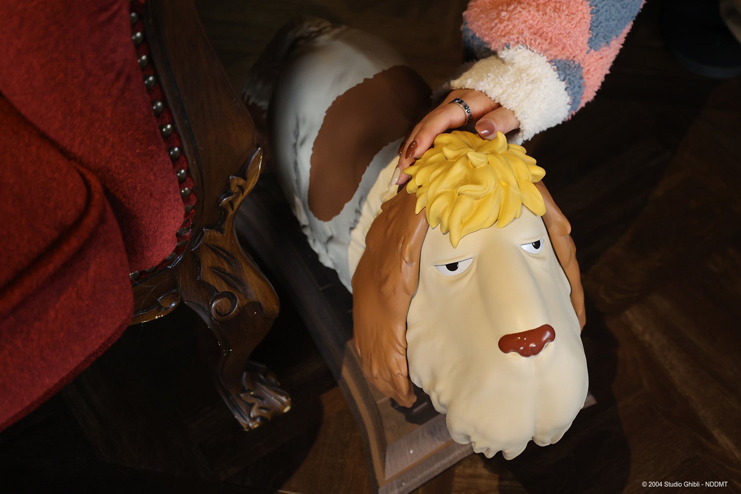 細やかな造形と驚きのサイズ感で存在感あるインテリアに ジブリがいっぱい どんぐり共和国 で人気の み つけた シリーズ に ハウル の動く城 より ヒン が登場 ベネリック株式会社のプレスリリース 細やかな造形と驚きのサイズ感で存在感あるインテリアに ジブリがいっぱい どんぐり共和国 で人気の み つけた シリーズ に ハウル の動く城 より ヒン が登場 ベネリック株式会社のプレスリリース