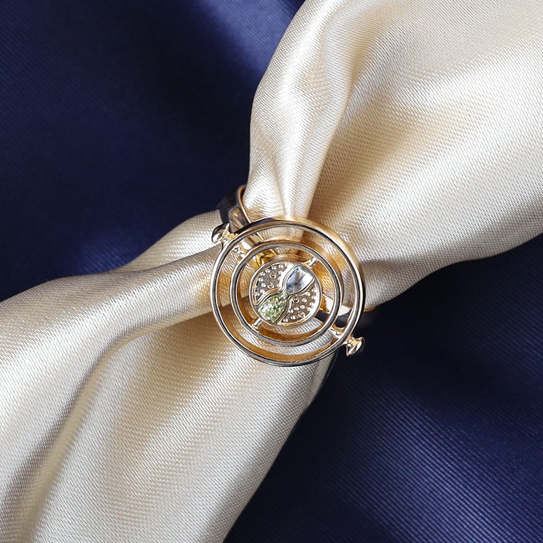 マヤ　Pandora ハリーポッター　空飛ぶ鍵　タイムターナー　2点 ♡Pandora ハリーポッター スピニングタイムターナー♪ - メルカリ
