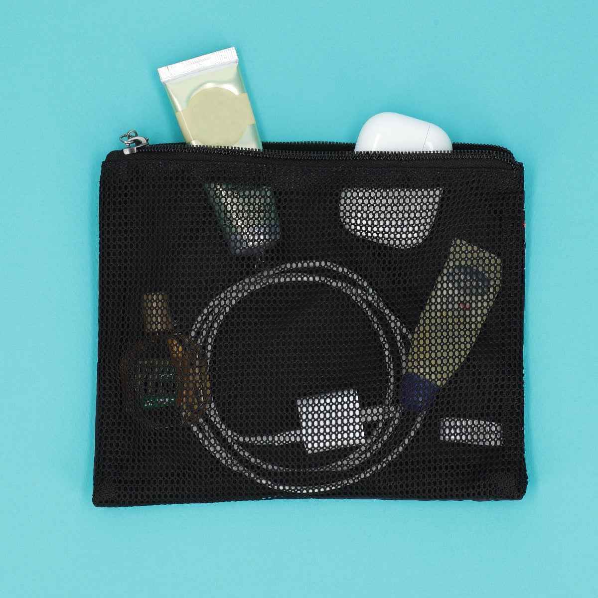 ※ポーチ裏面メッシュ側　使用イメージ