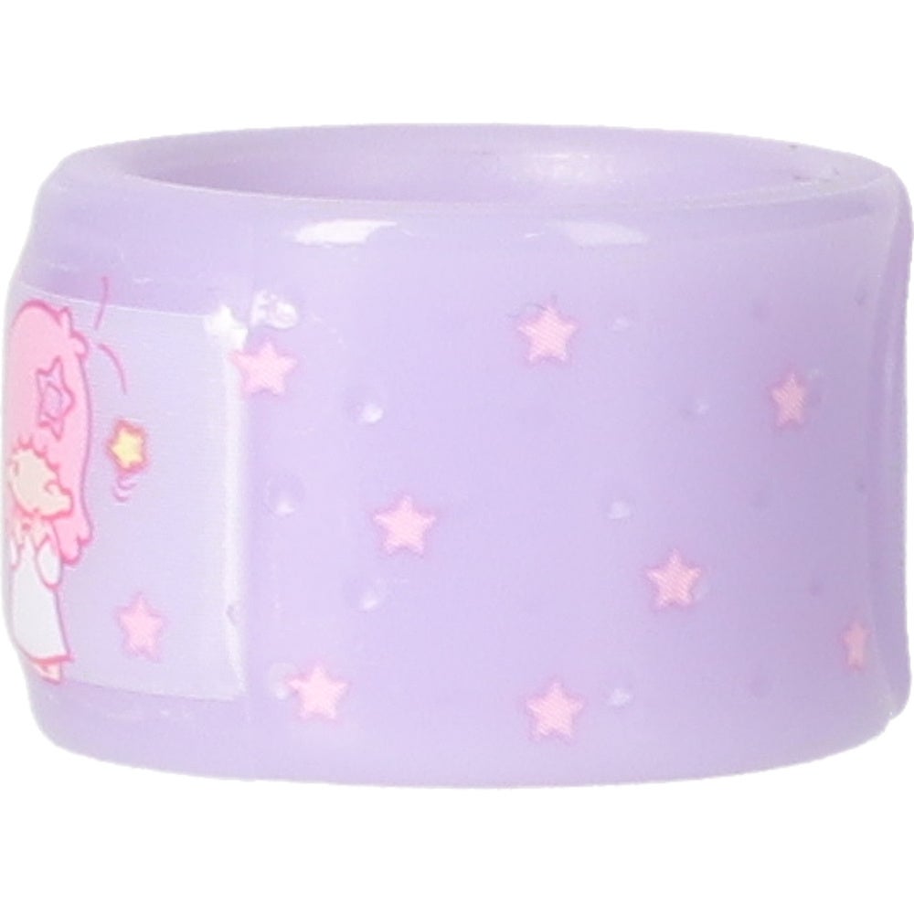 ガーゼ部分はぷっくり段差で再現