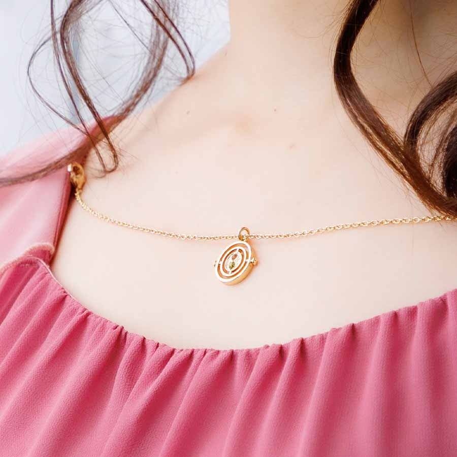 ※胸元のタイムターナーイメージ