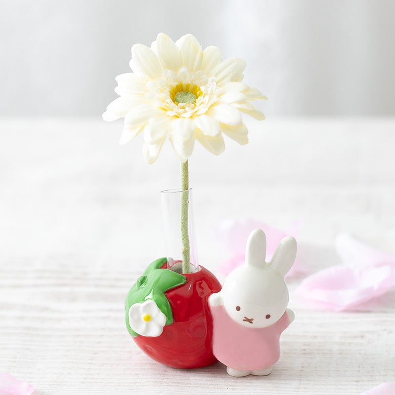 ガーベラのアートフラワーも付属します