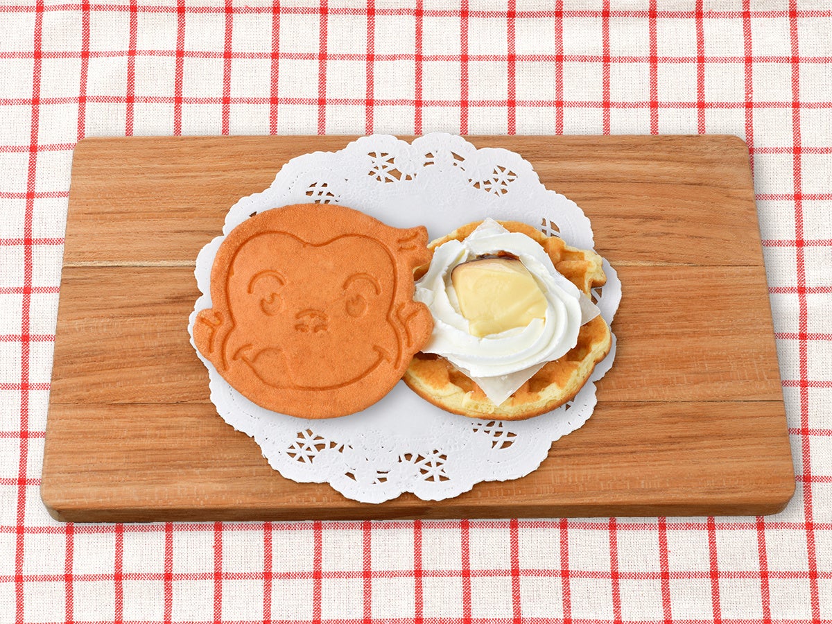 ※画像はにっこりジョージのお顔のワッフル ホイップ&プリン