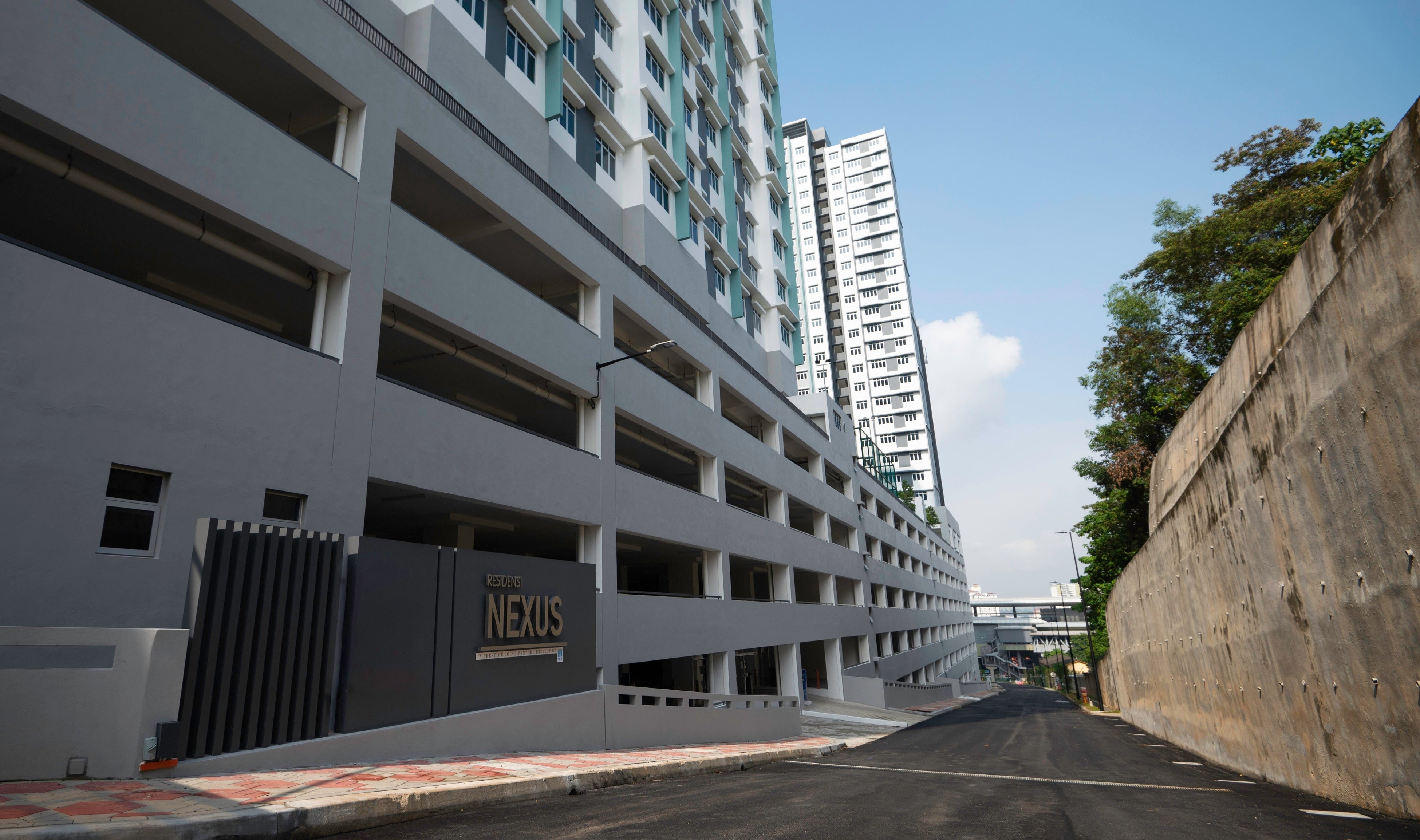 マンションエントランス