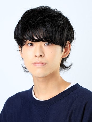 メイクアップアーティスト／小宮 四海 ヘアメイクスタジオ CharmeR所属