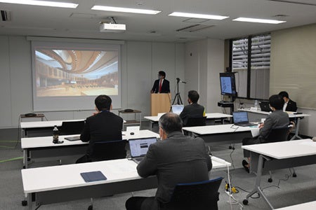 一部の発表者・審査員はコロナ対策を万全に行った本社会議室にて参加した