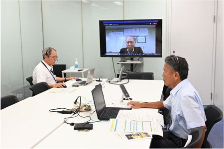 ウェブ会議システムで国内外の支社、支店などを結び、27編の発表が行われた