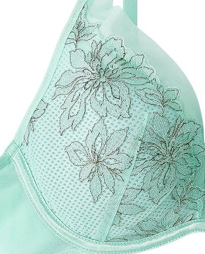 カップ部分：穴あきカップ（エアリーカップ）