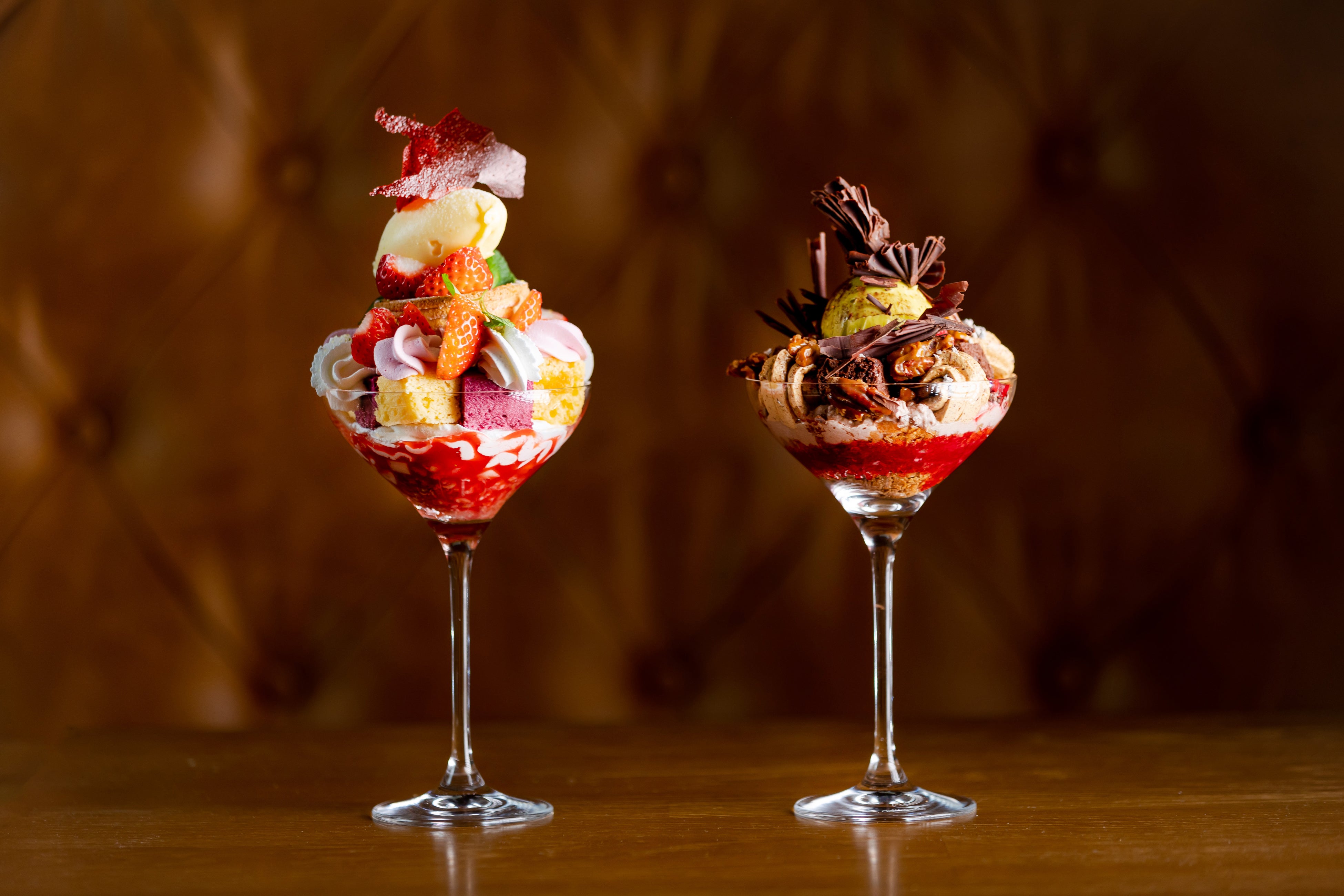 「KIHARU de パフェ」2種（イメージ）左：「レディ・ベリー」、右：「レディ・ショコラ」