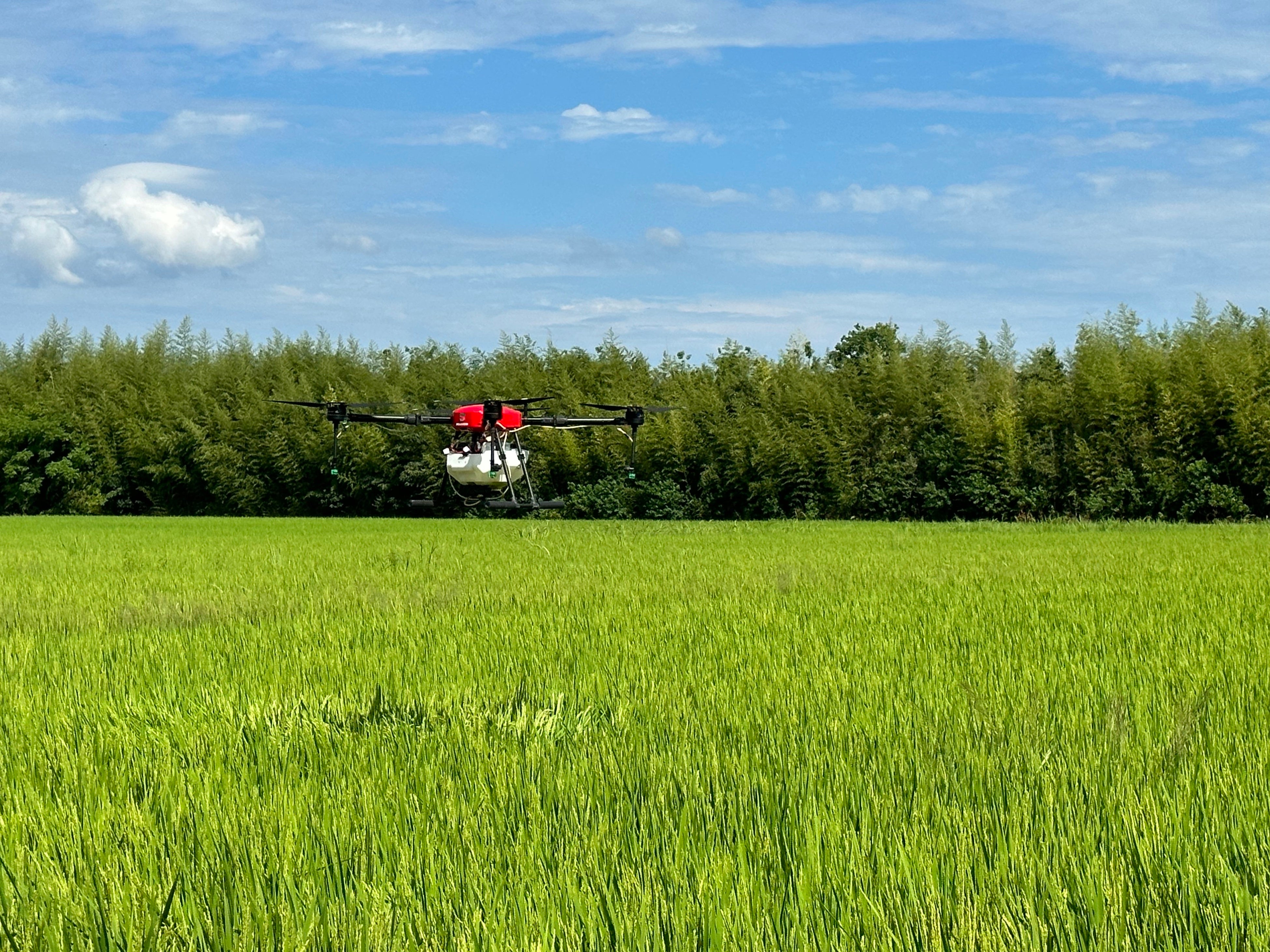 散布用ドローン