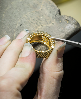 ペルレ クルール リング 5連モデルの制作の様子