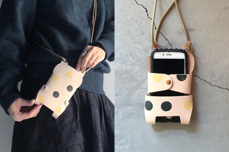 大ヒット商品がシリーズ化 かわいい猫がぎゅっとだっこしてくれる だっこ猫スマホポシェット 登場 株式会社ネコリパブリックのプレスリリース 大ヒット商品がシリーズ化 かわいい猫がぎゅっとだっこしてくれる だっこ猫スマホポシェット 登場 株式会社ネコリパブリックのプレスリリース