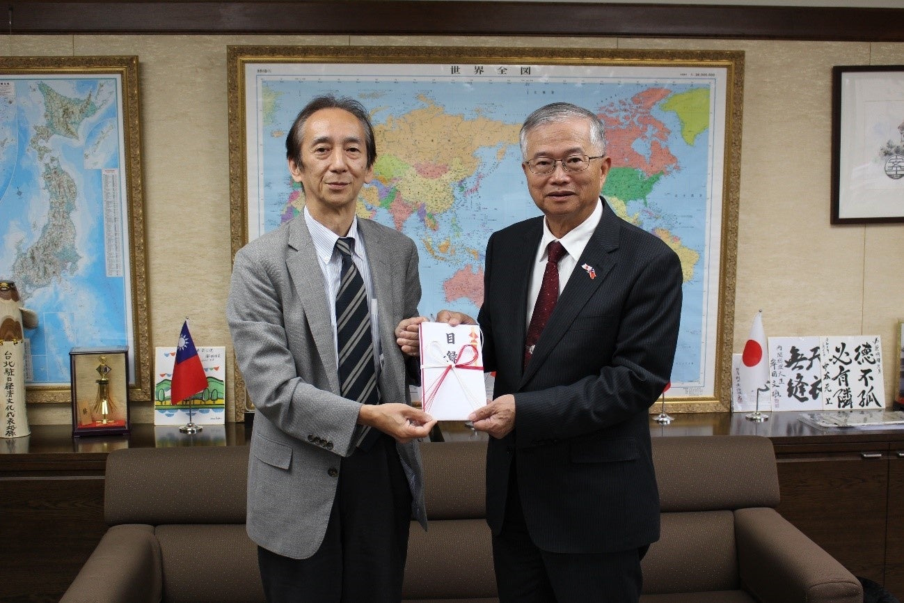 （左）大内眞人 JFN事務局長　（右）蔡明耀 台北駐日経済文化代表処特命政務公使
