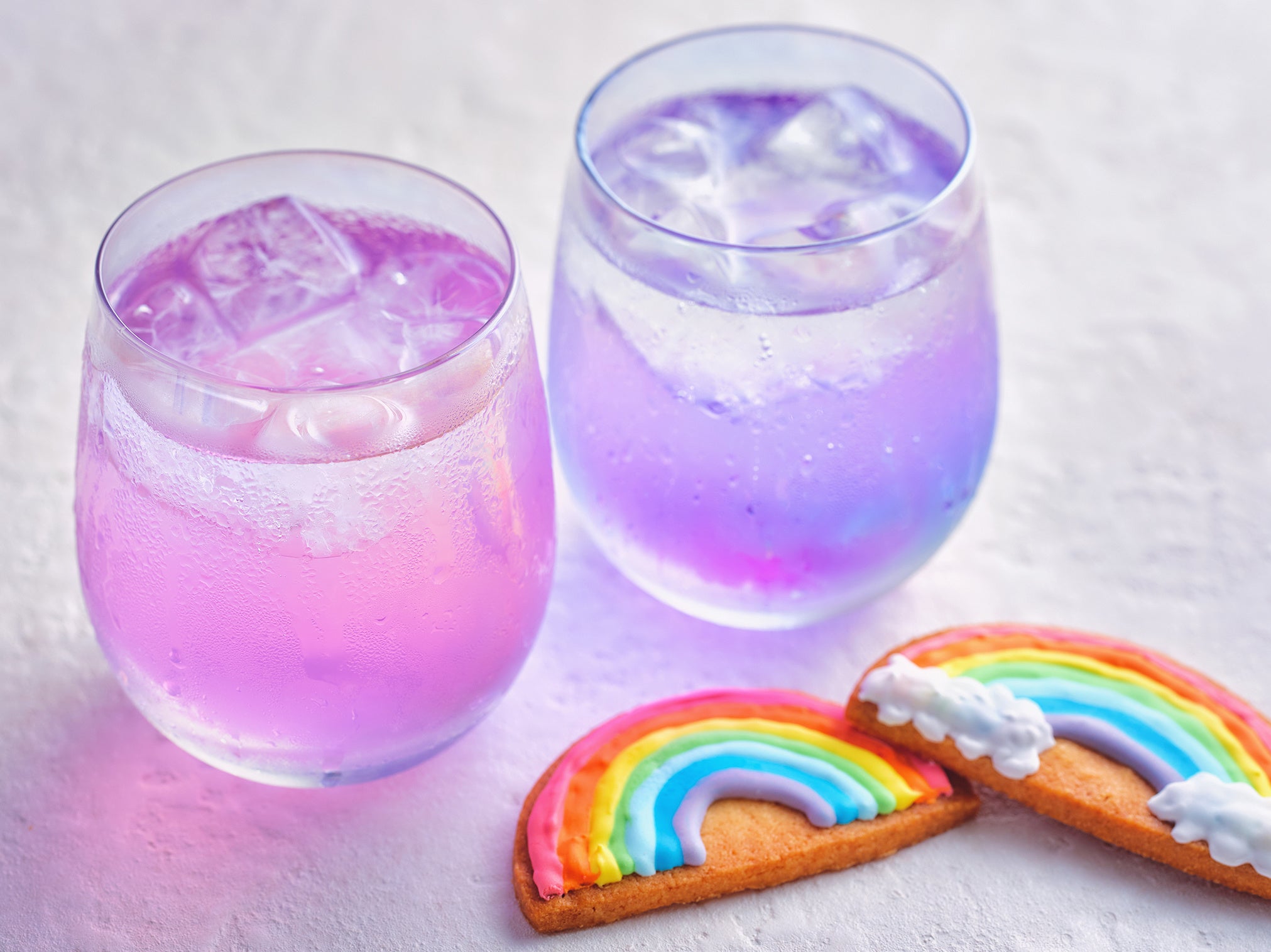 バタフライピーソーダと虹のクッキー