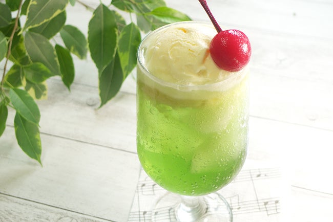 昭和レトロなデザート&ドリンク / クリームソーダ