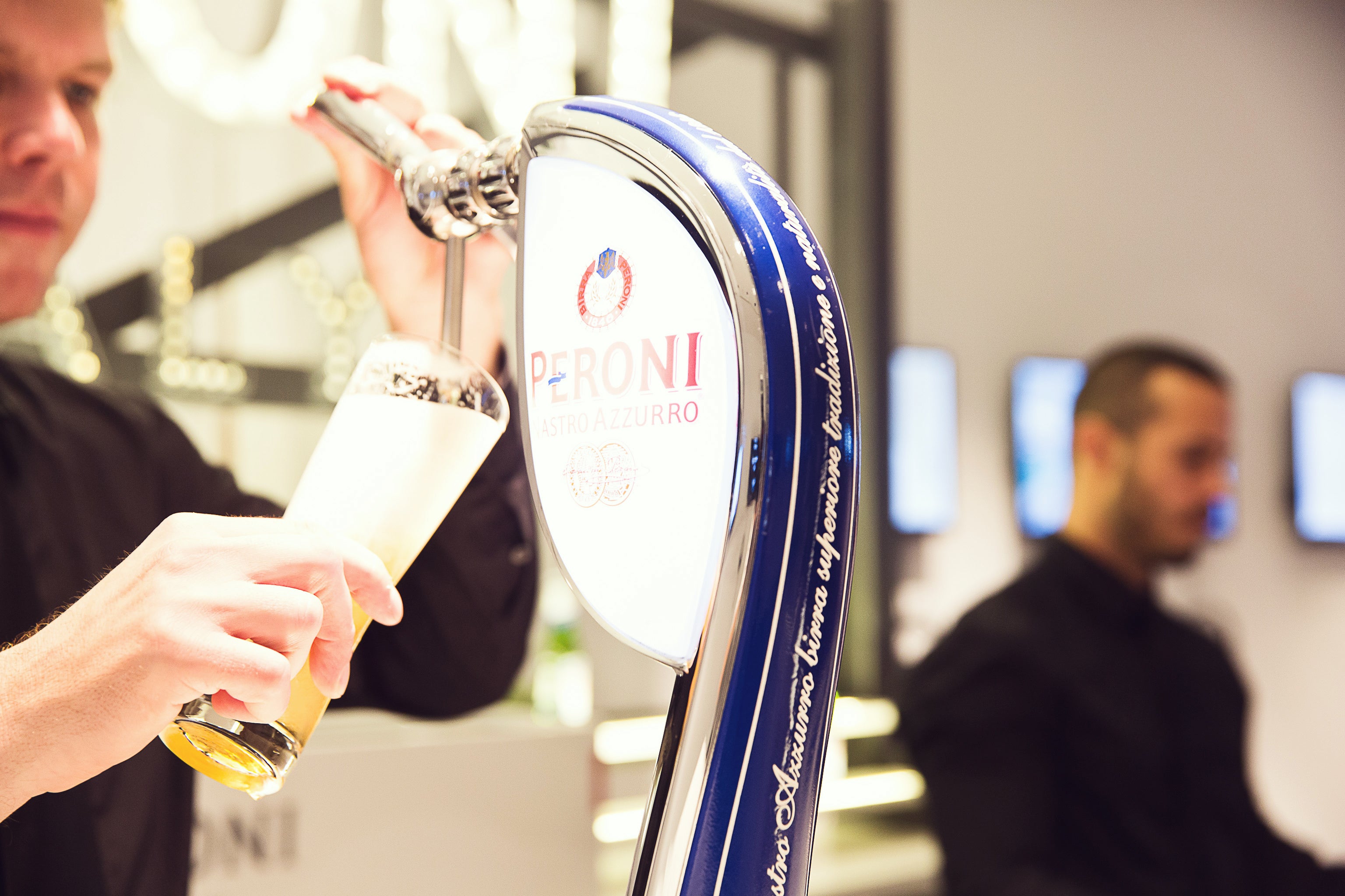 イタリアのローマで誕生した「ペローニ」