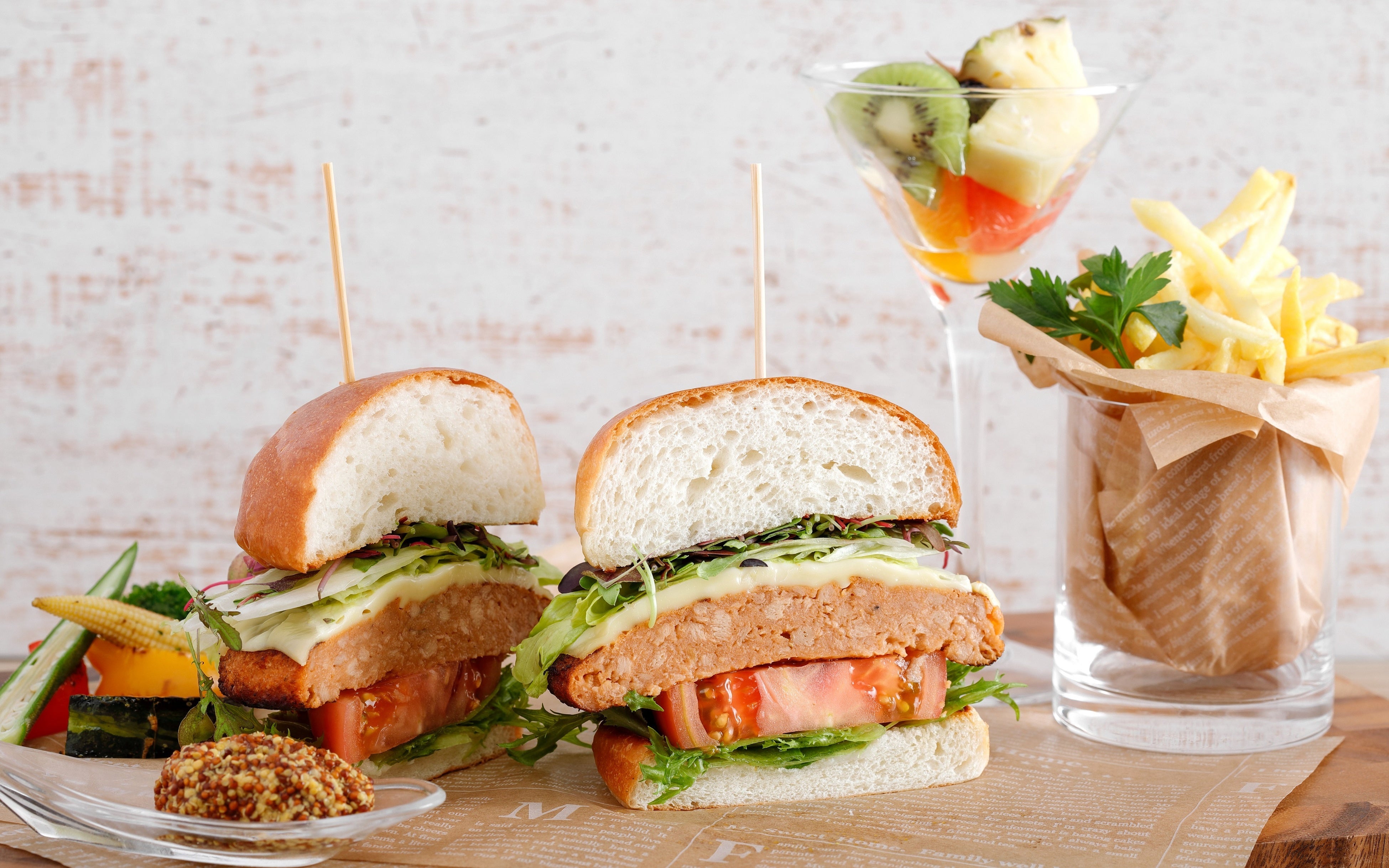 レストラン＆ラウンジ・バー eu（ゆう）「大豆ミートハンバーガー」