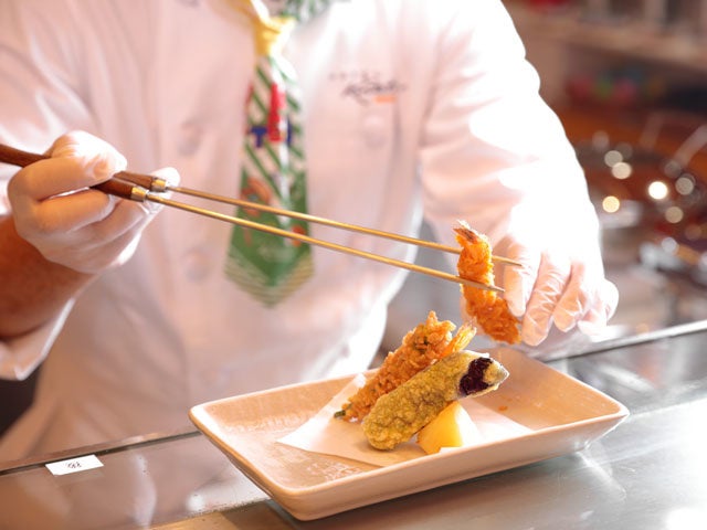 エビと野菜の変わり揚げ
