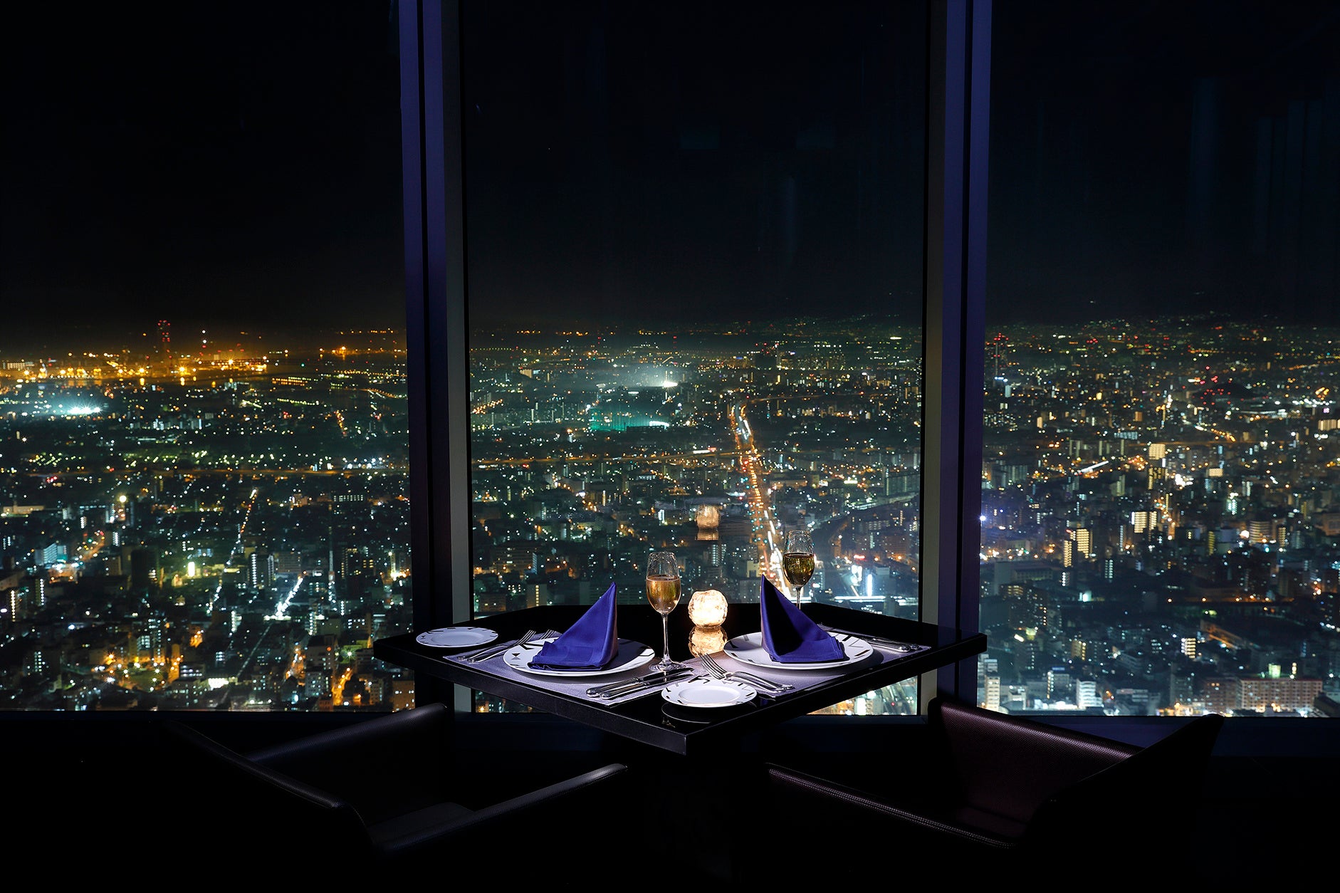 地上約270mからの絶景も愉しめる「ZK」