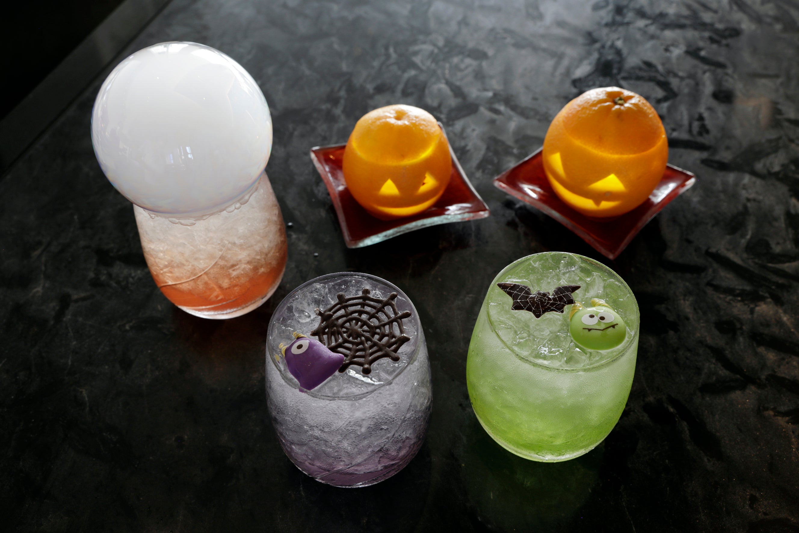 弾けるバブルに注目！