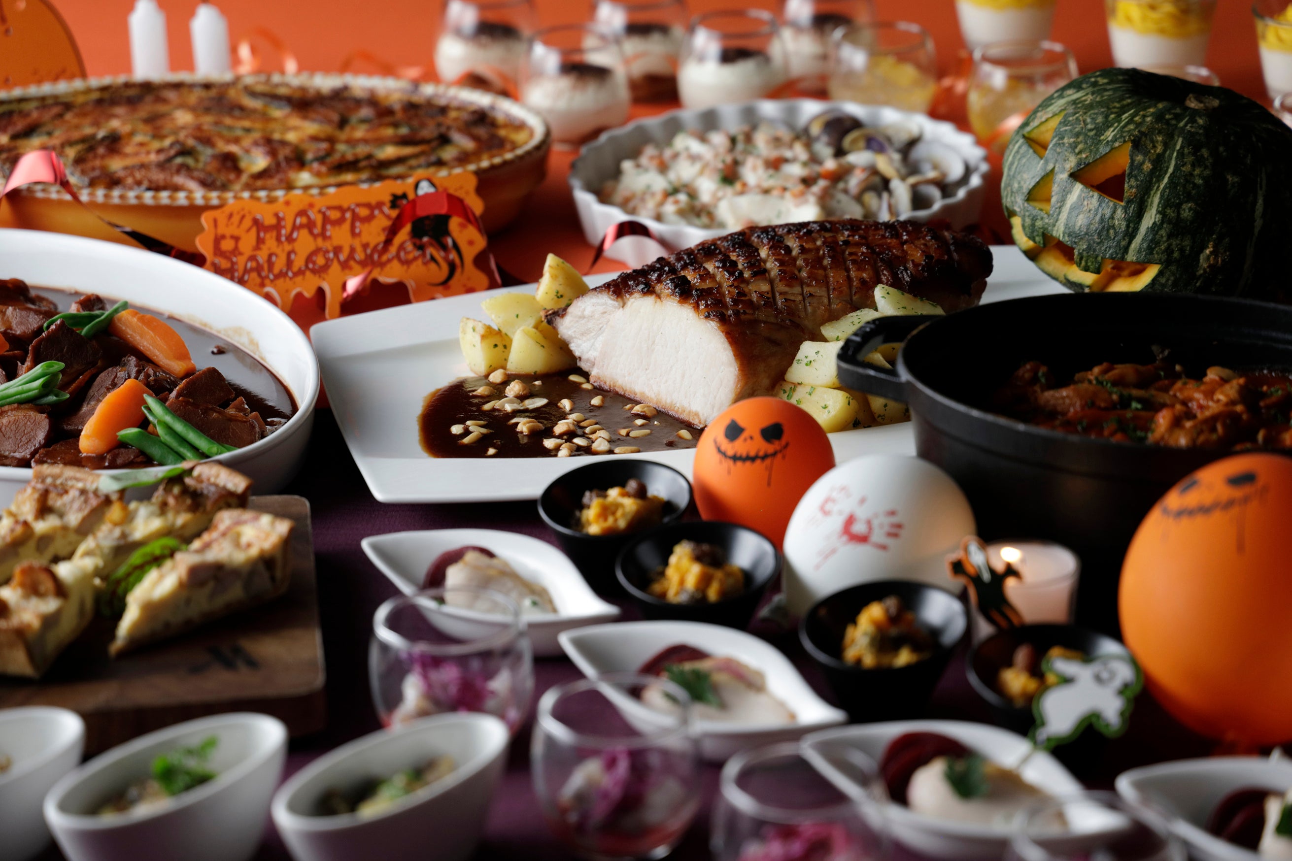 19階ライブキッチン「COOKA」ではブッフェでハロウィーンメニューが楽しめる