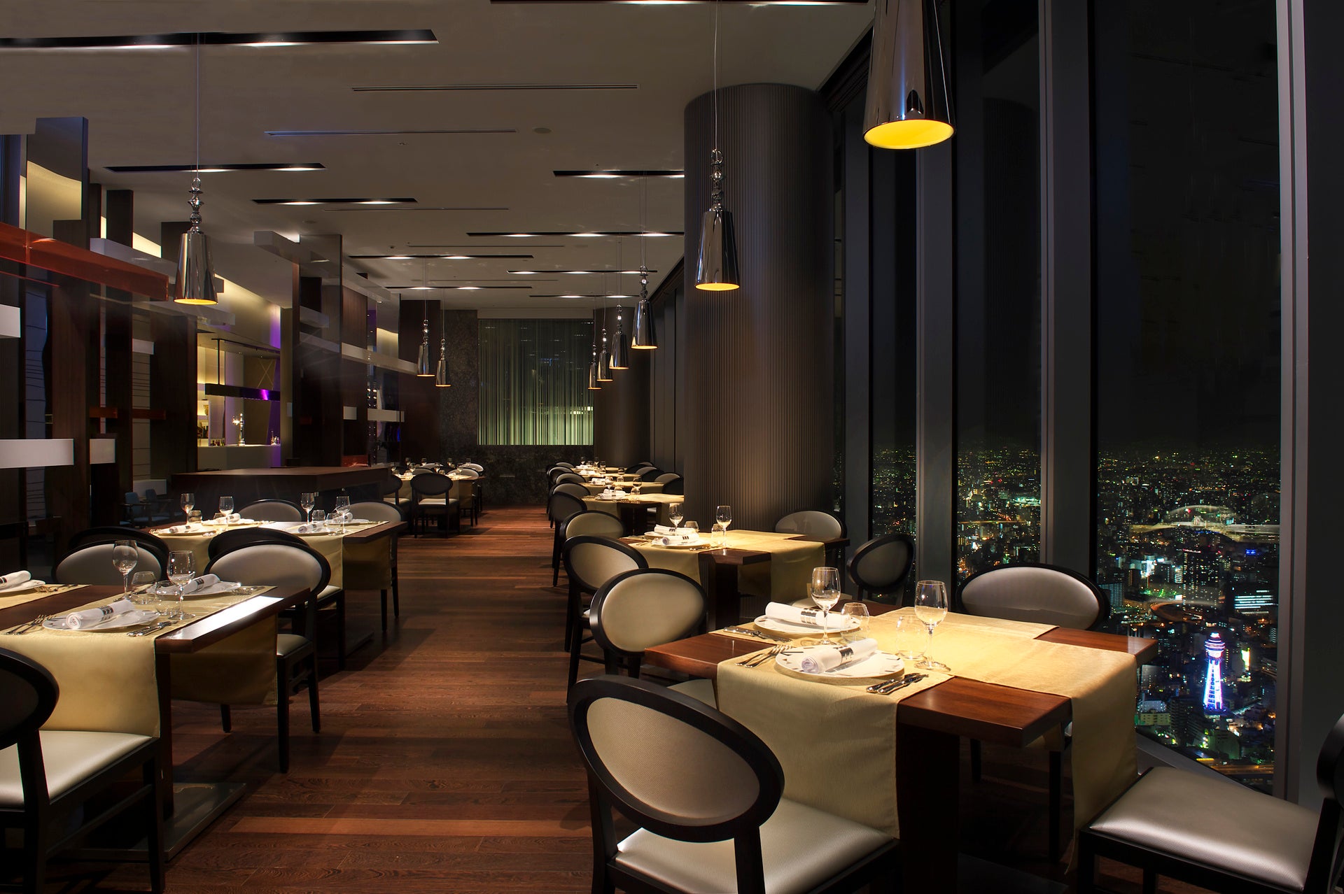 地上約270mからの景色も楽しめる「ZK」