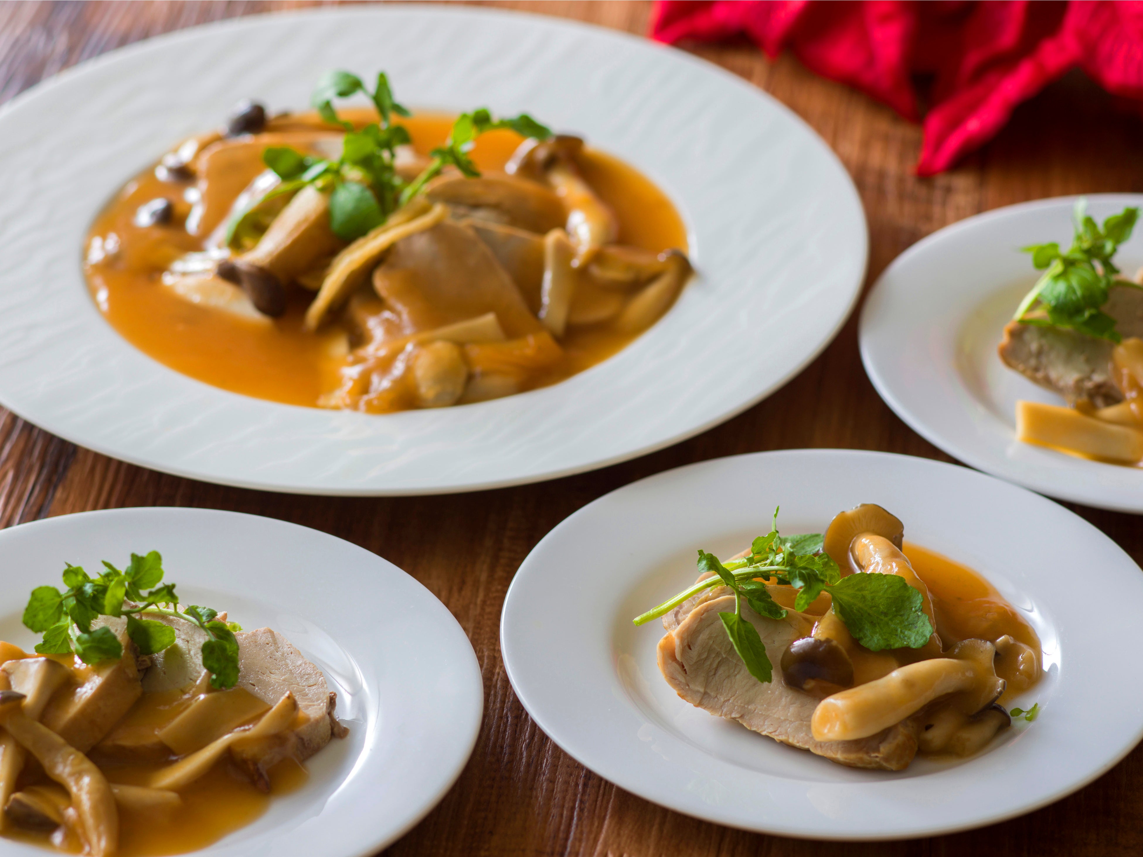 ローストフィレポーク　フォレステェール風