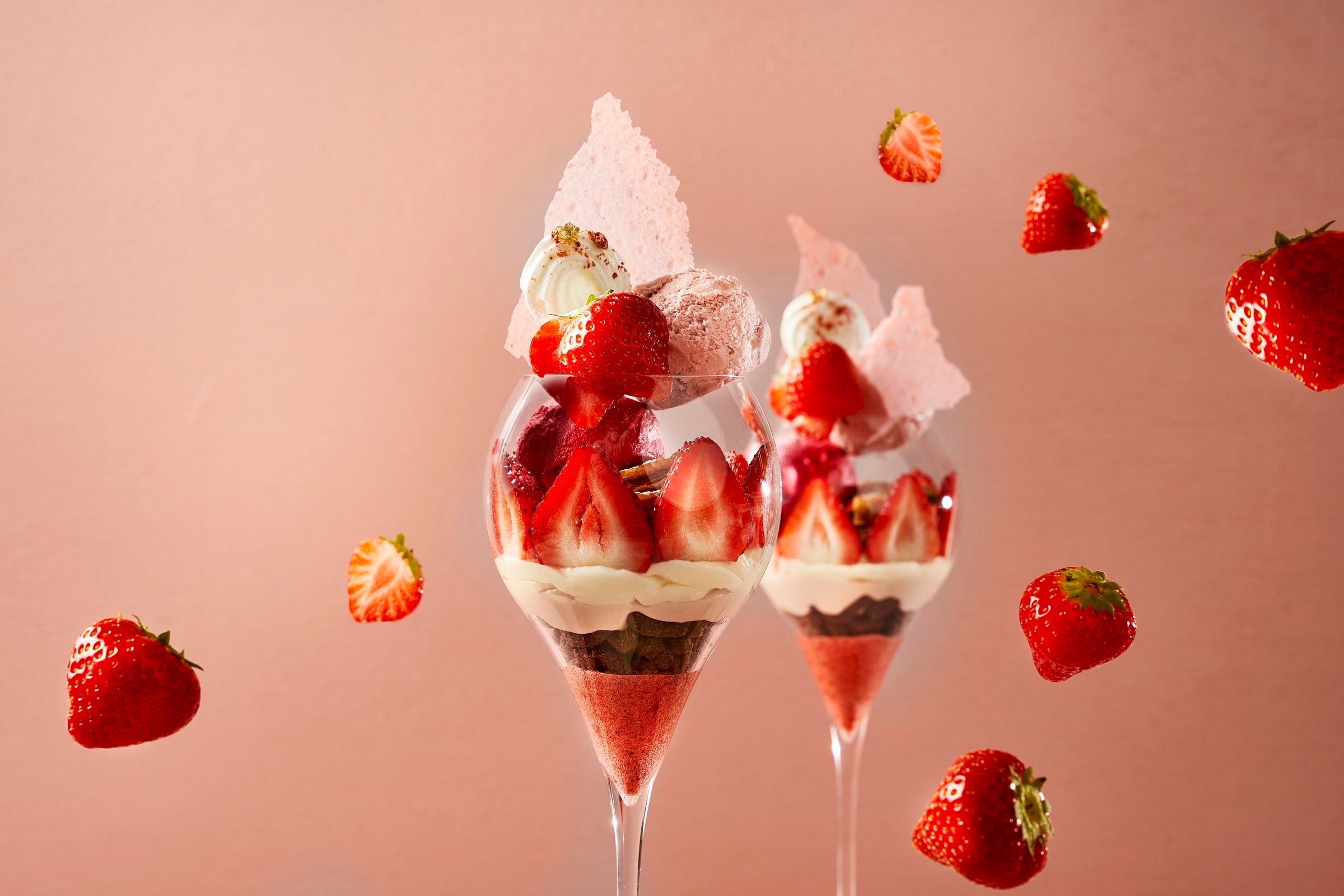 京の雫の苺パフェ　イメージ