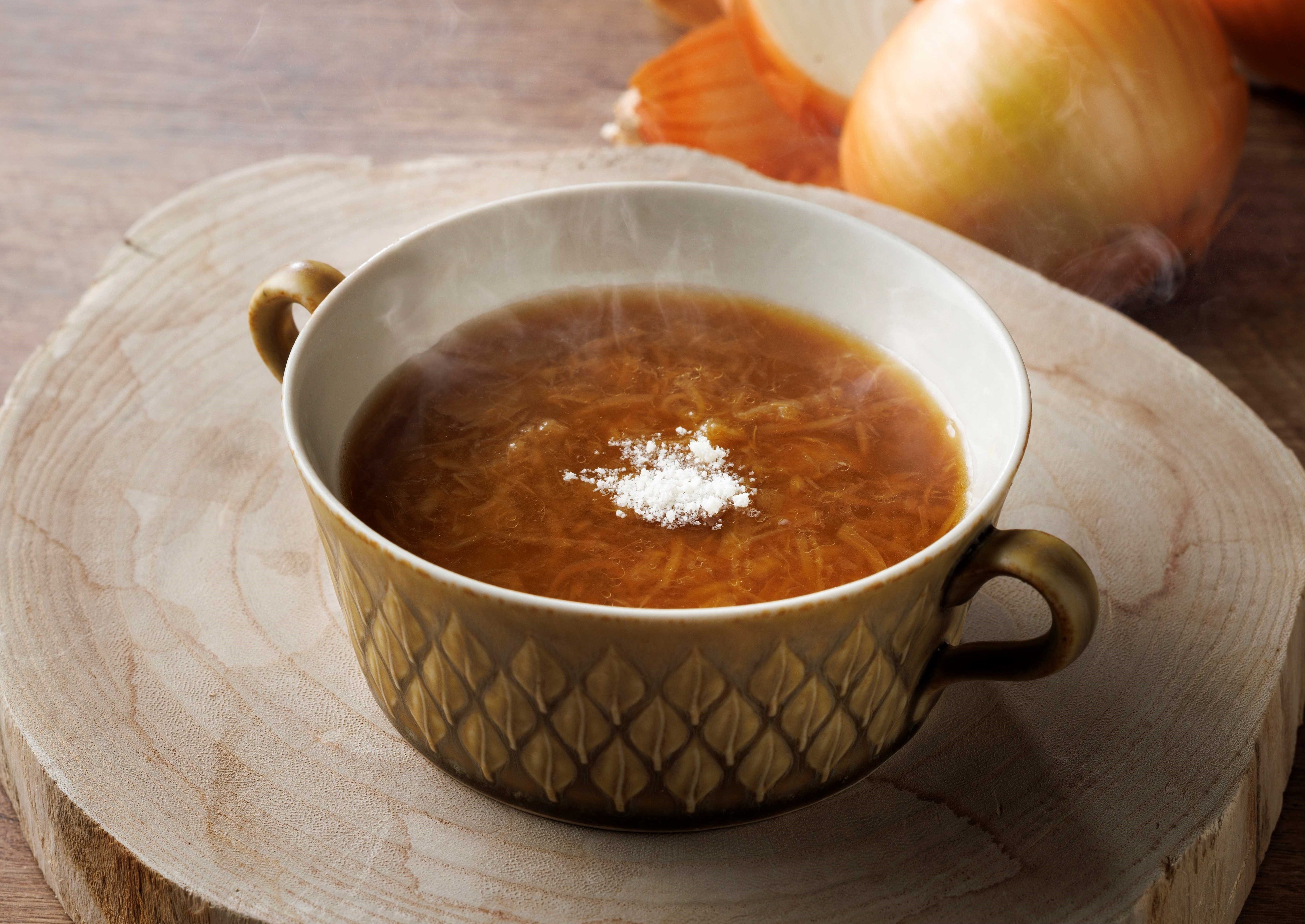 淡路産たまねぎのコンソメスープ