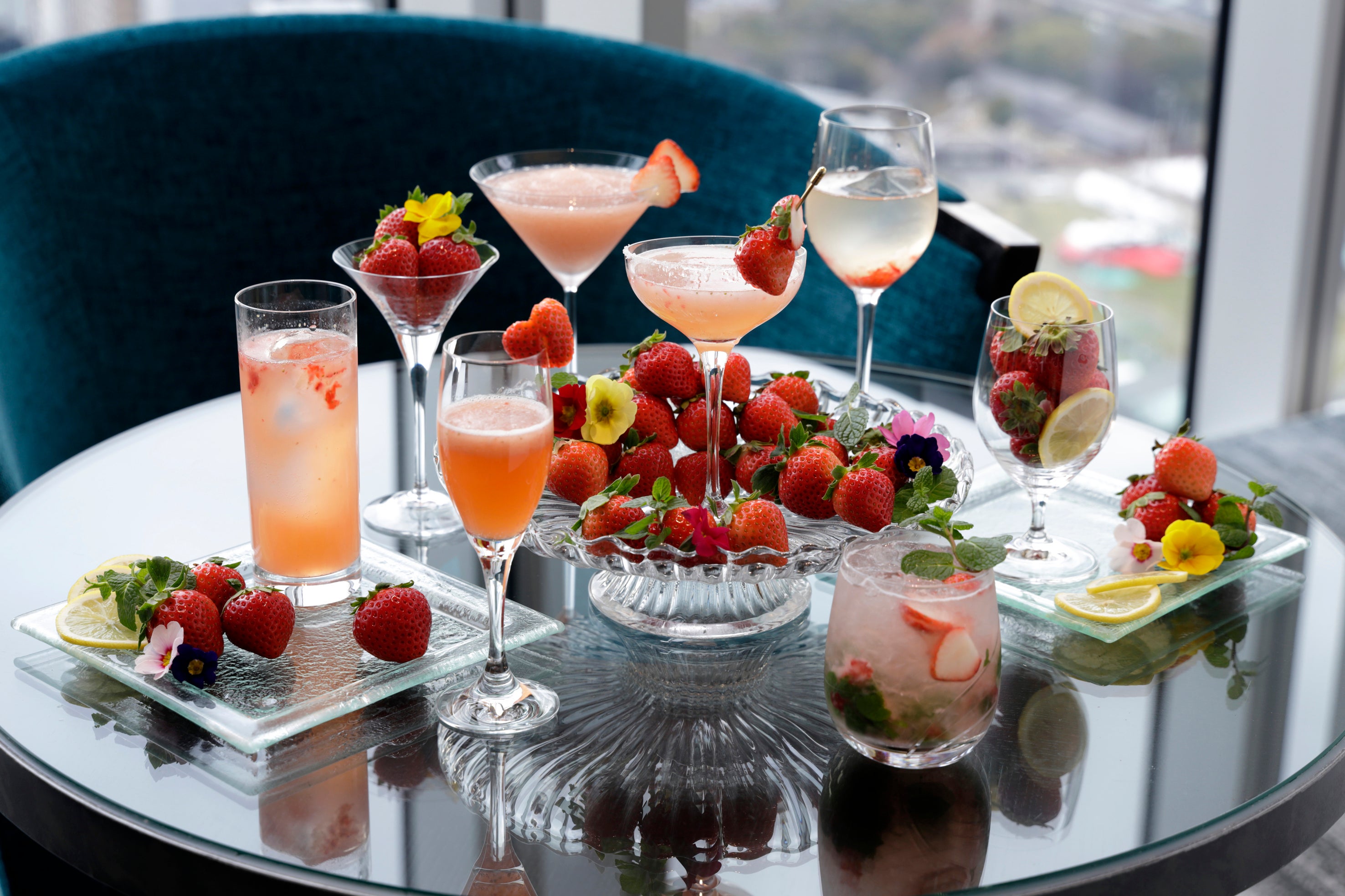 「BAR PLUS」ストロベリーアワー