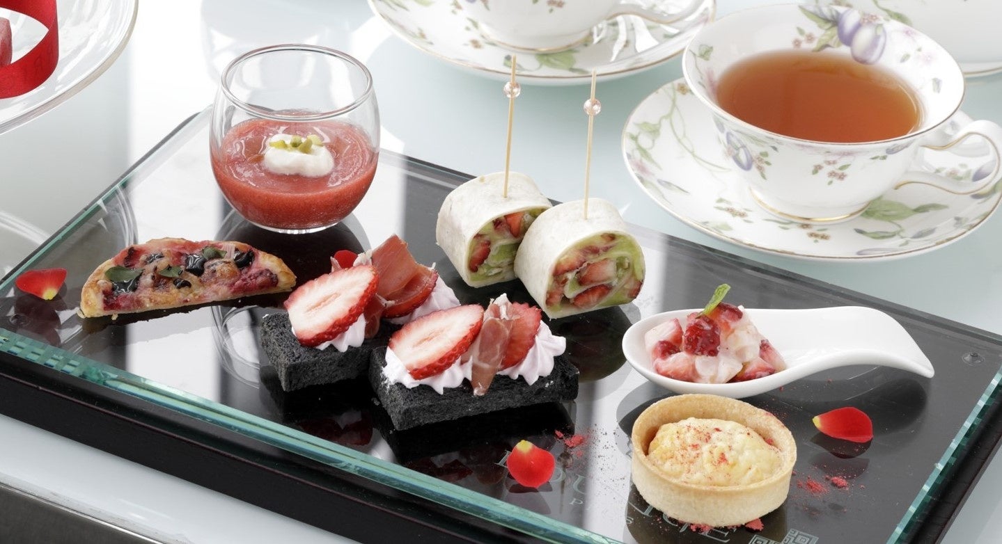 「 LOUNGE PLUS」ストロベリーアフタヌーンティー
