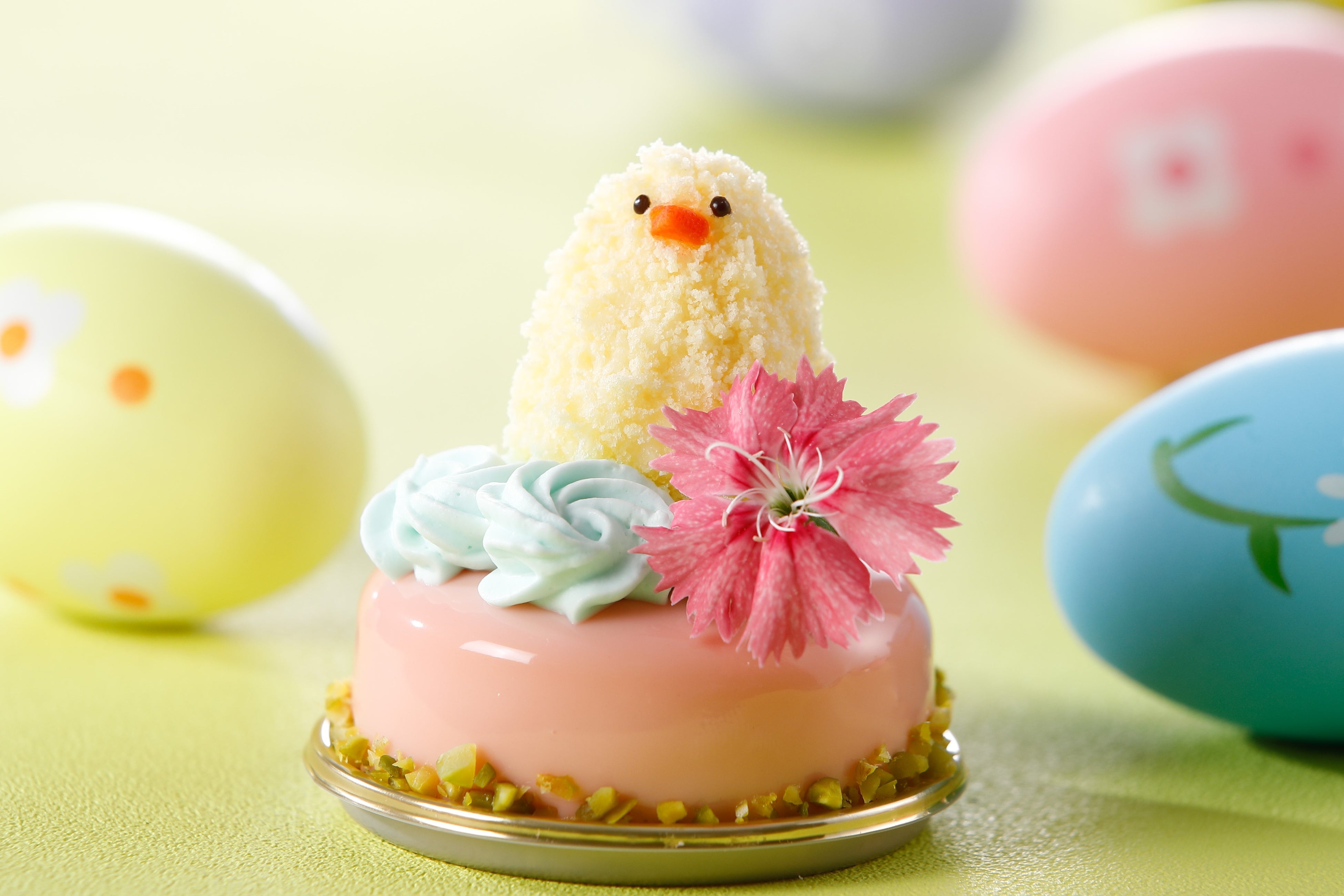 イースターチックといちごのムース