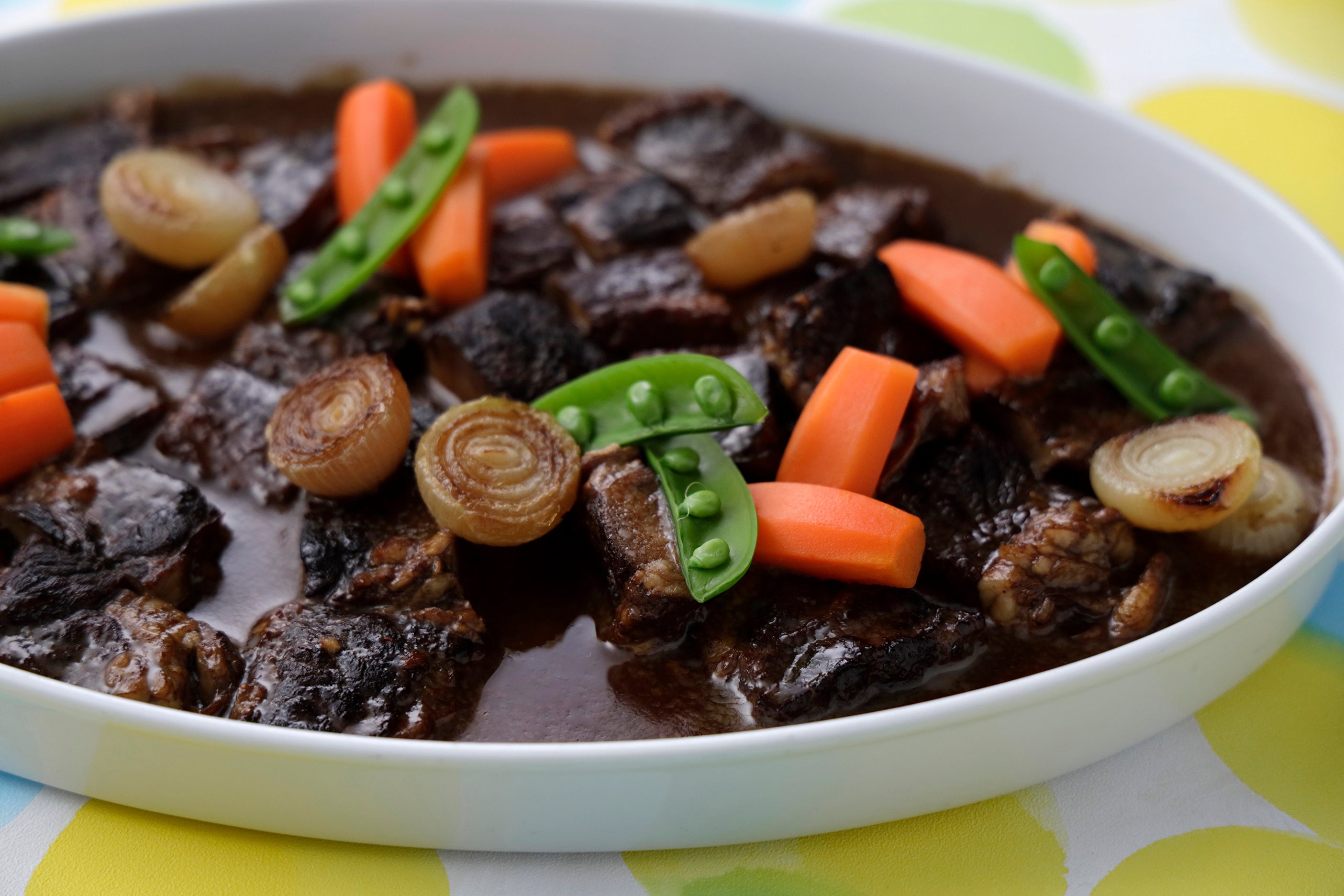 USビーフの赤ワイン煮込み 温野菜添え