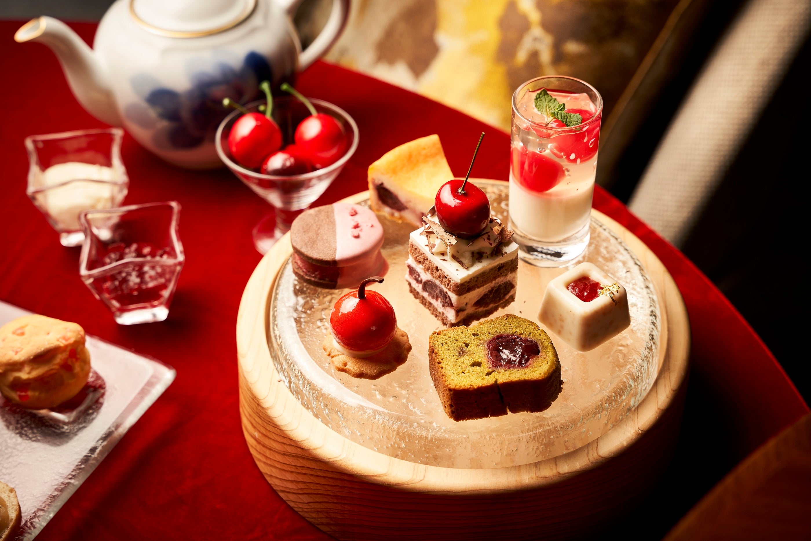 アフタヌーンティー　スイーツ