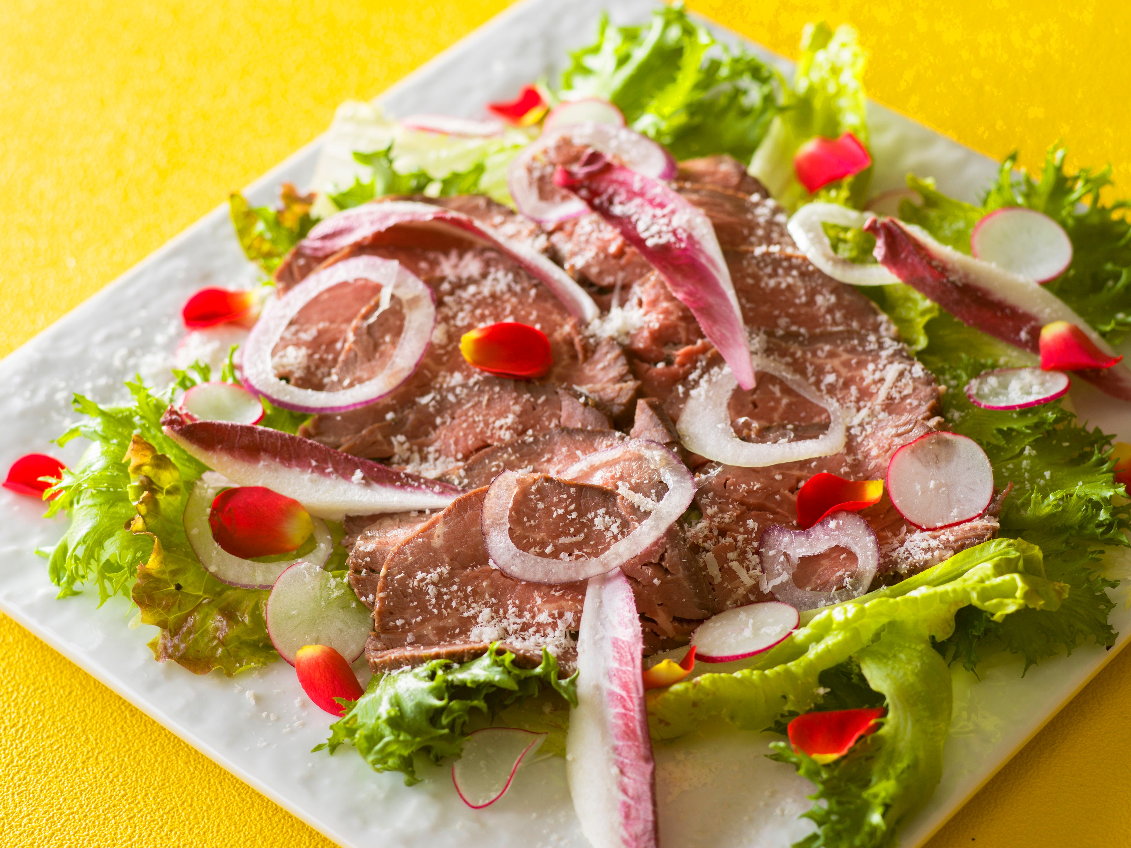 牛フィレ肉のコンフィ　カルパッチョ仕立て