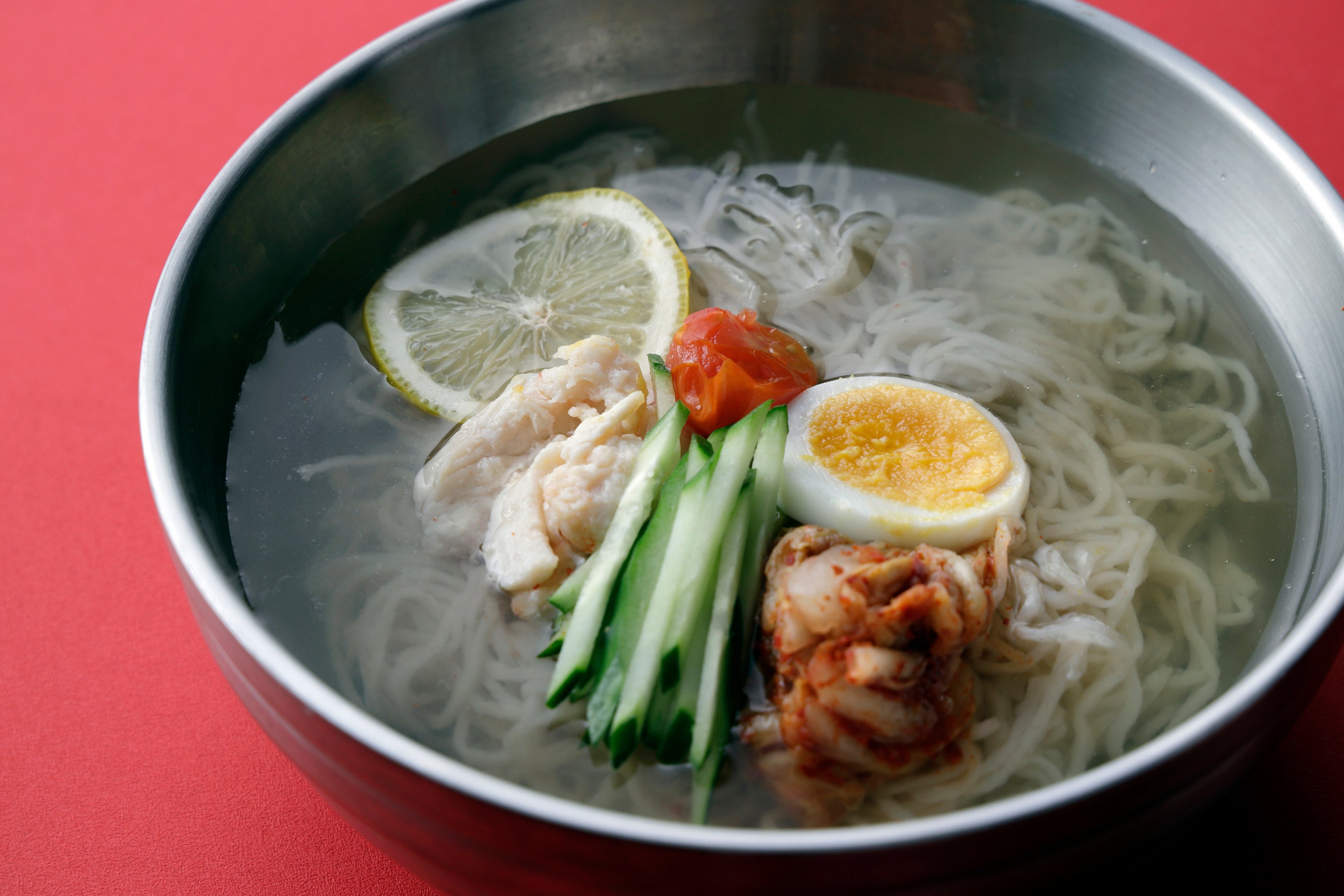 〆に楽しみたい「韓国冷麺」