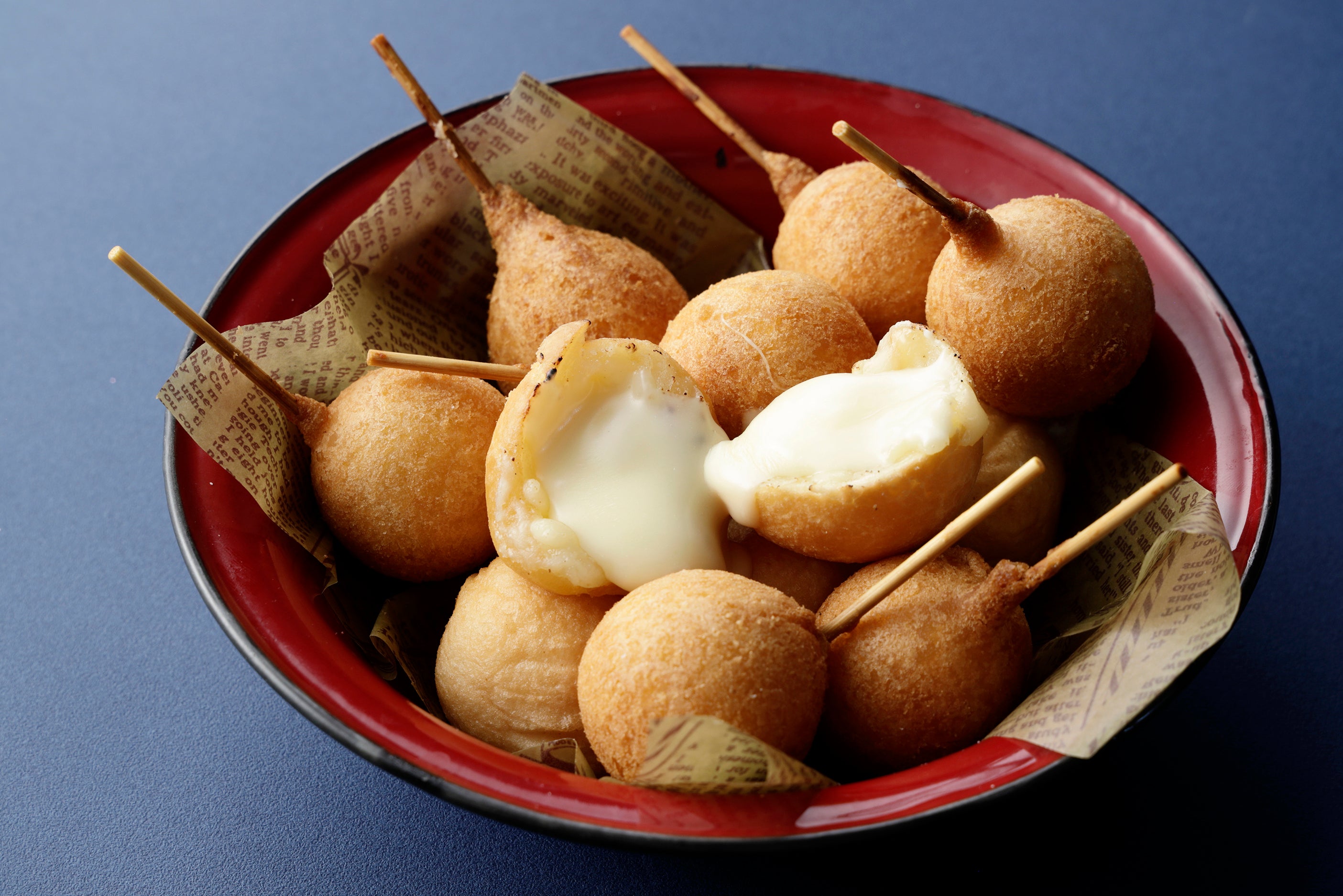 お子様にも人気の「チーズボール」