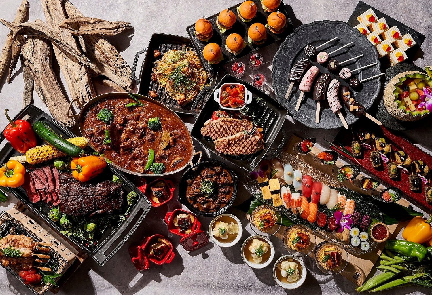 8月　肉フェアブッフェ