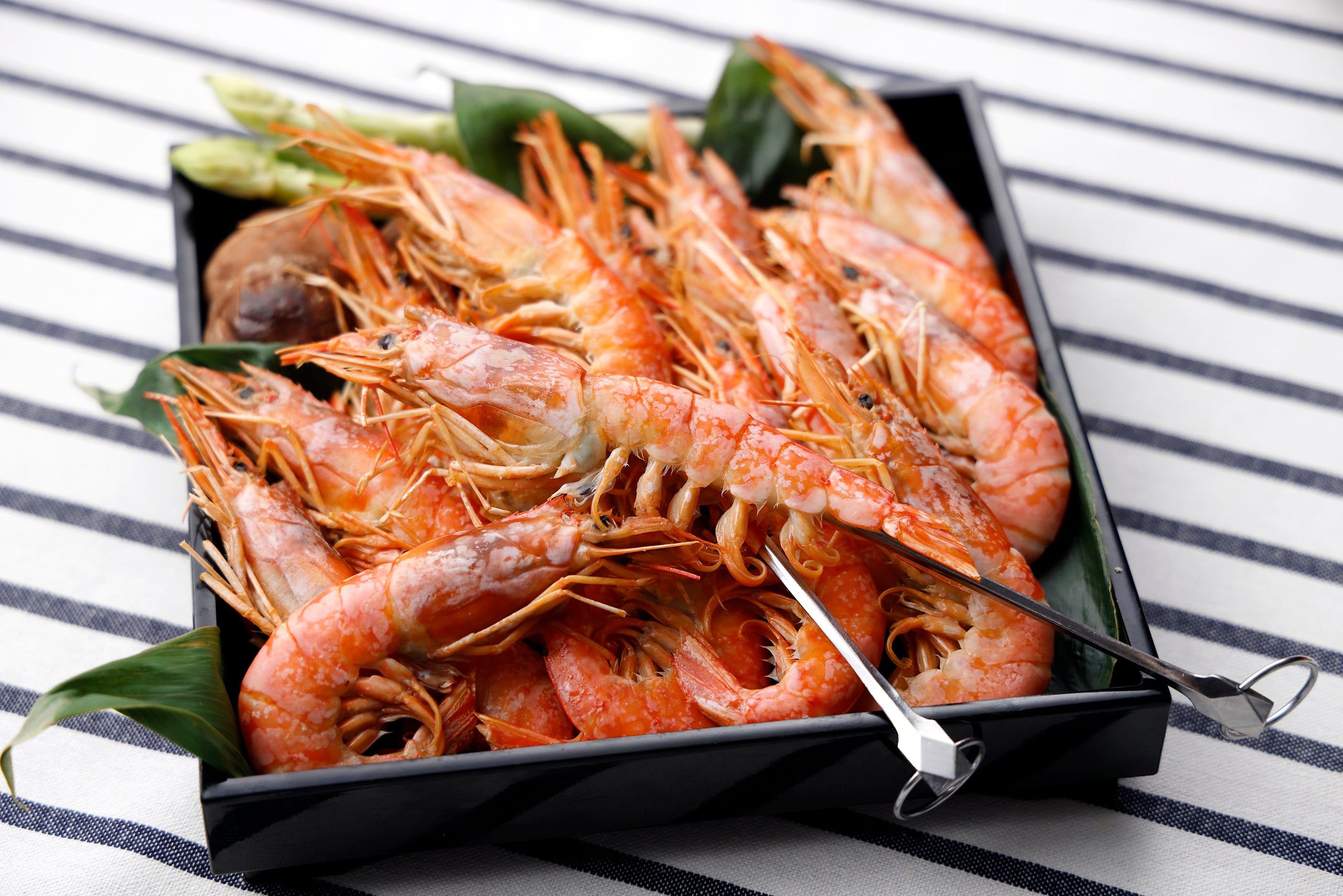 ぷりっとした身と海老本来の旨味を堪能「有頭海老のグリル」