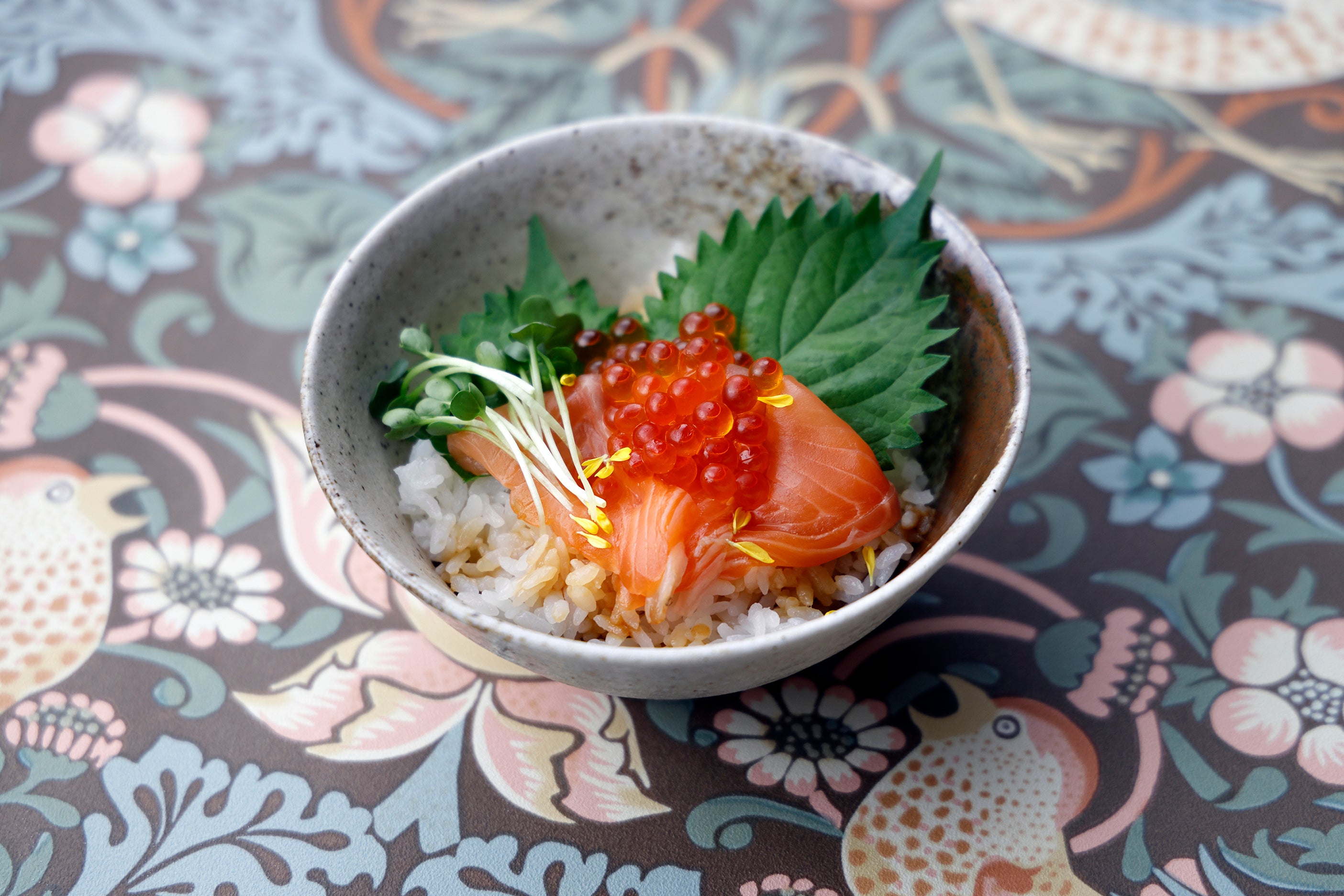 「いくらとサーモンの親子丼」