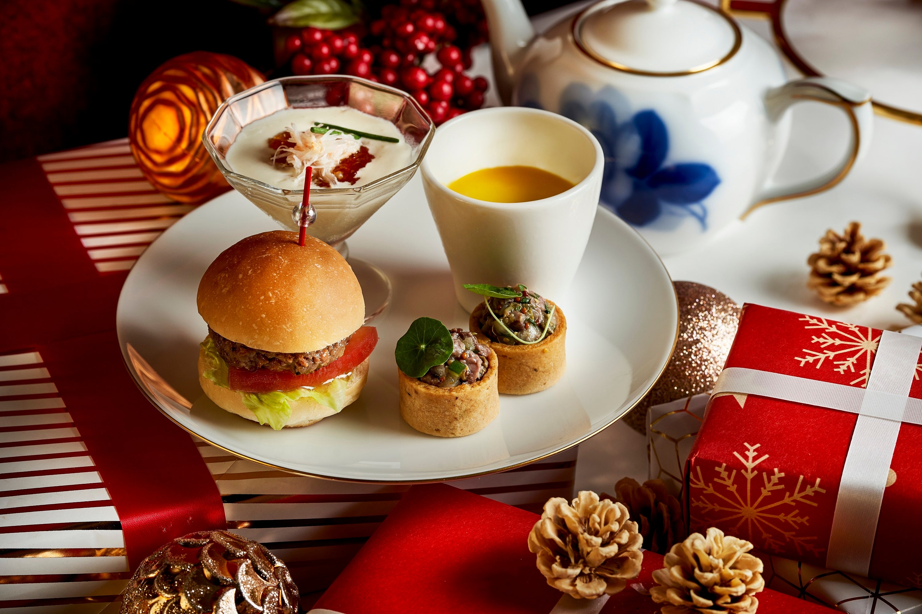 アフタヌーンティー3段目