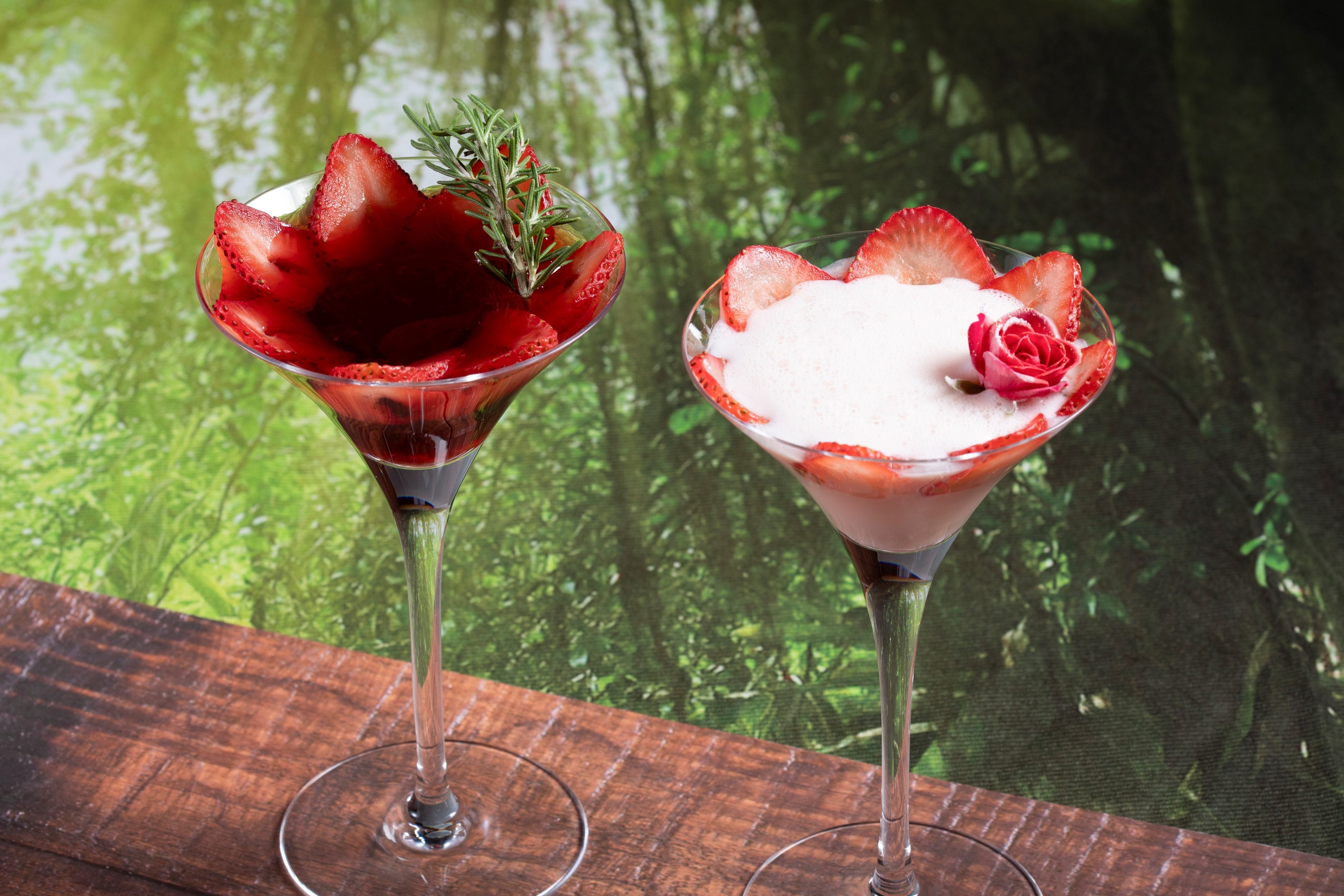 写真左から「Close your eyes ～運命～」「Open your eyes ～祝福～」