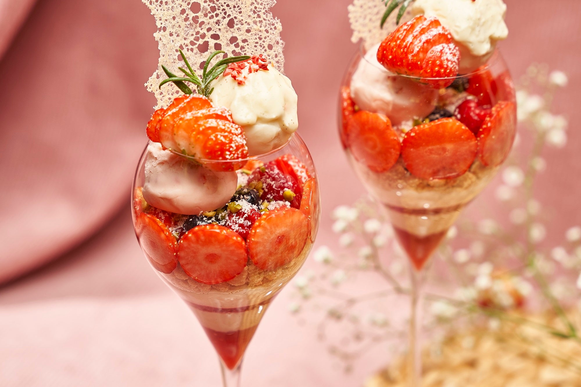 いちごのパフェ「ブラン」