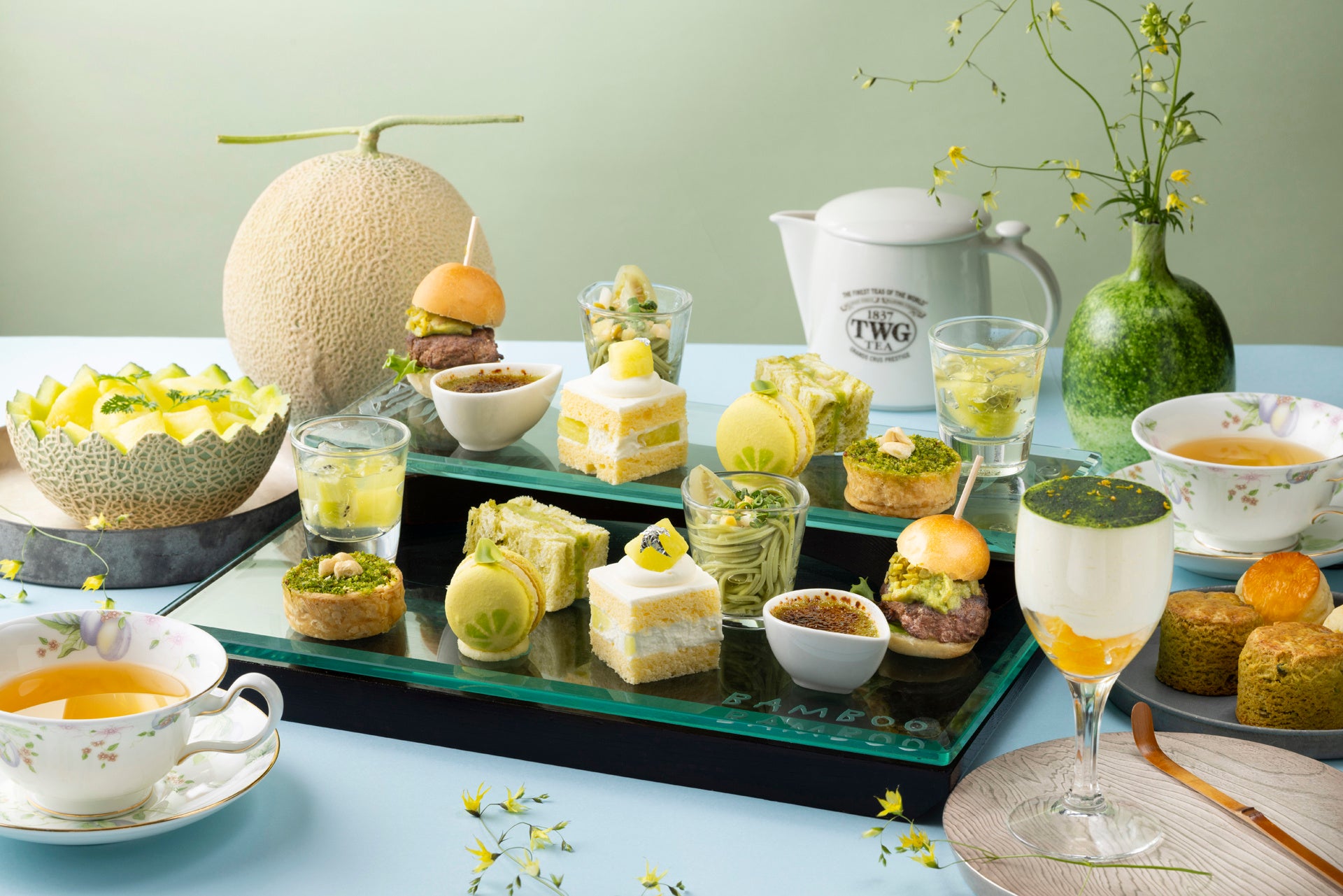 【シェラトン都ホテル東京】初夏限定「メロンと抹茶のアフタヌーンティー」青葉の季節に広がる、緑の共演