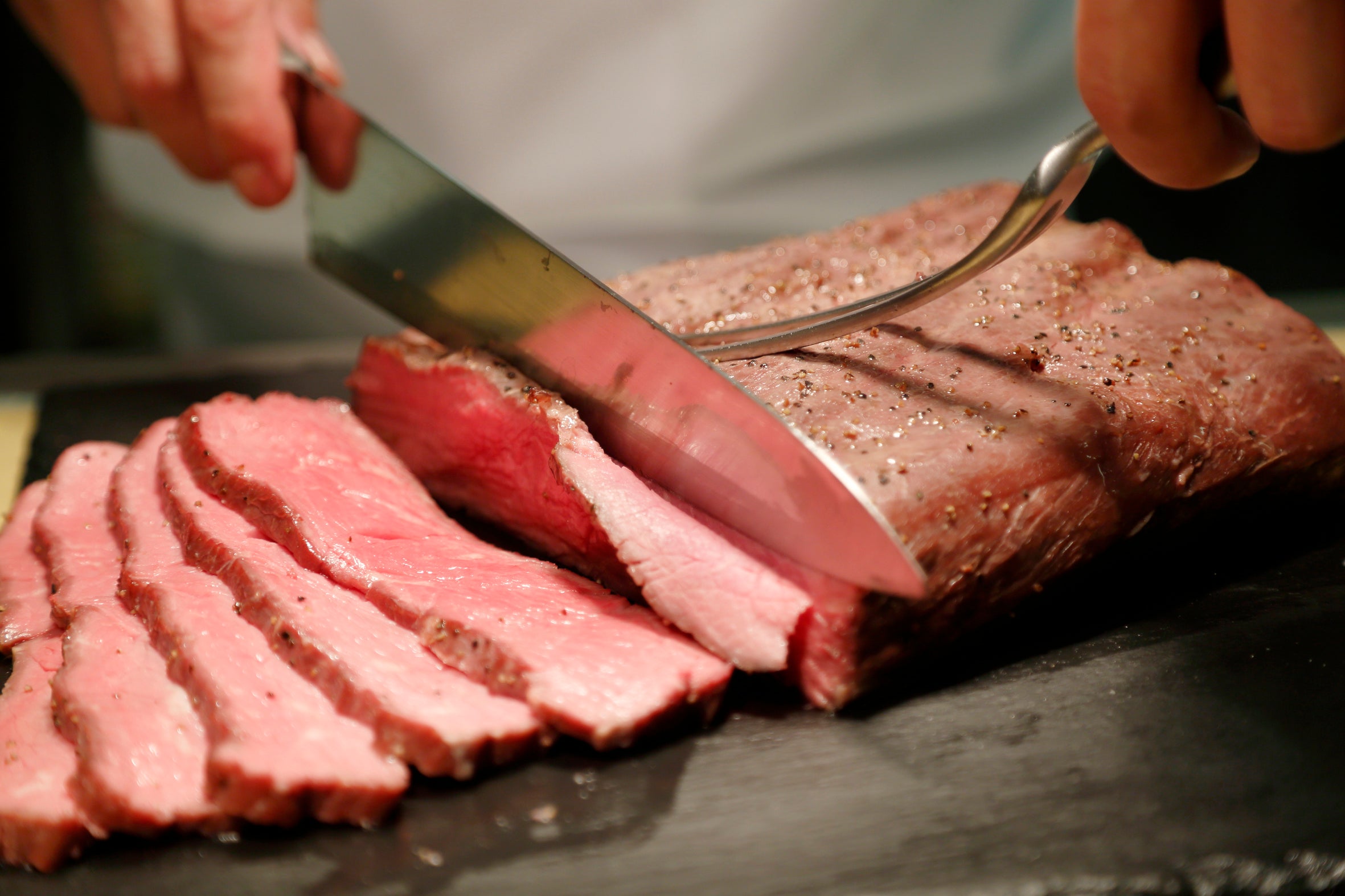 ディナーの人気メニュー「ローストビーフ」