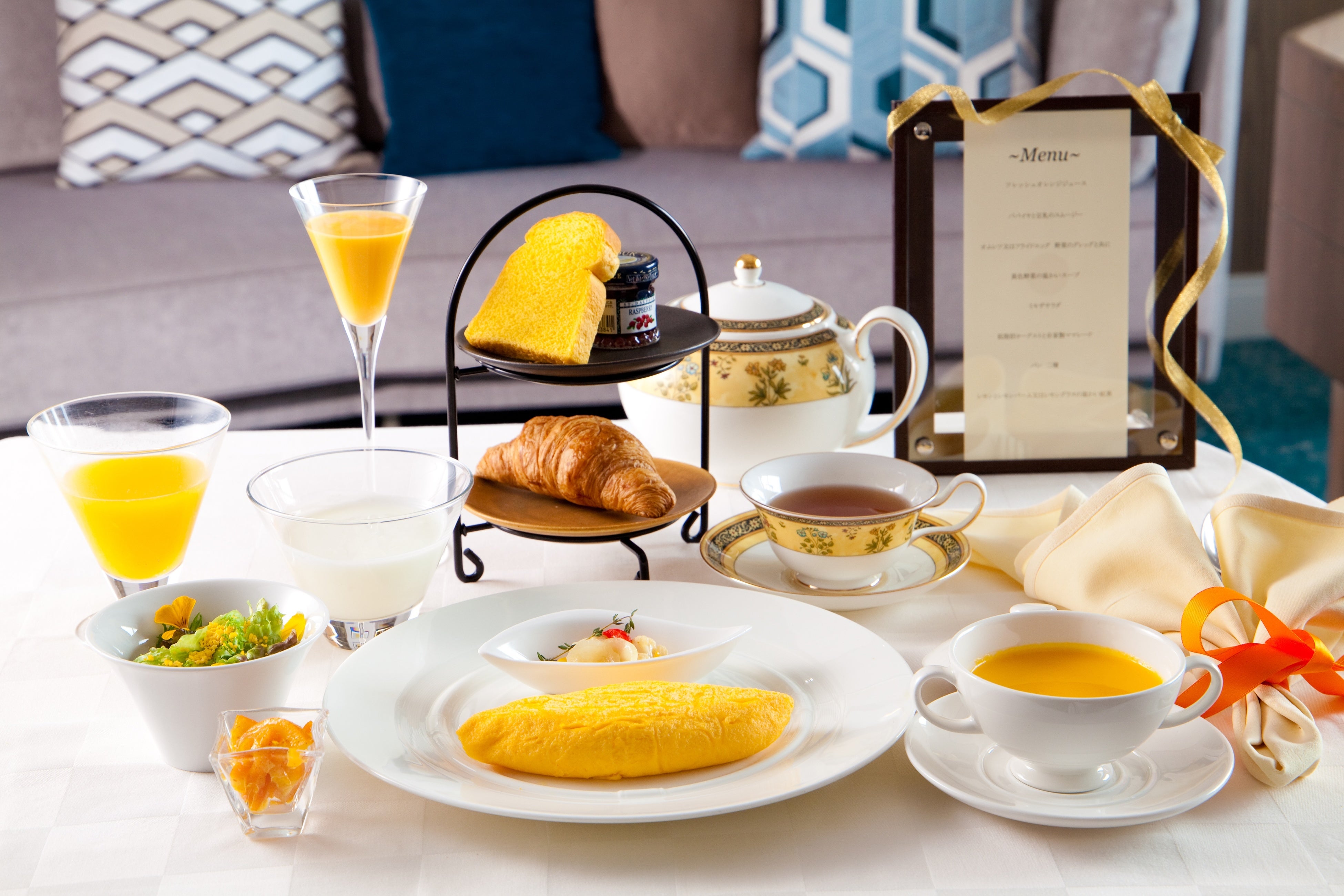 Happy Yellow In room Breakfast