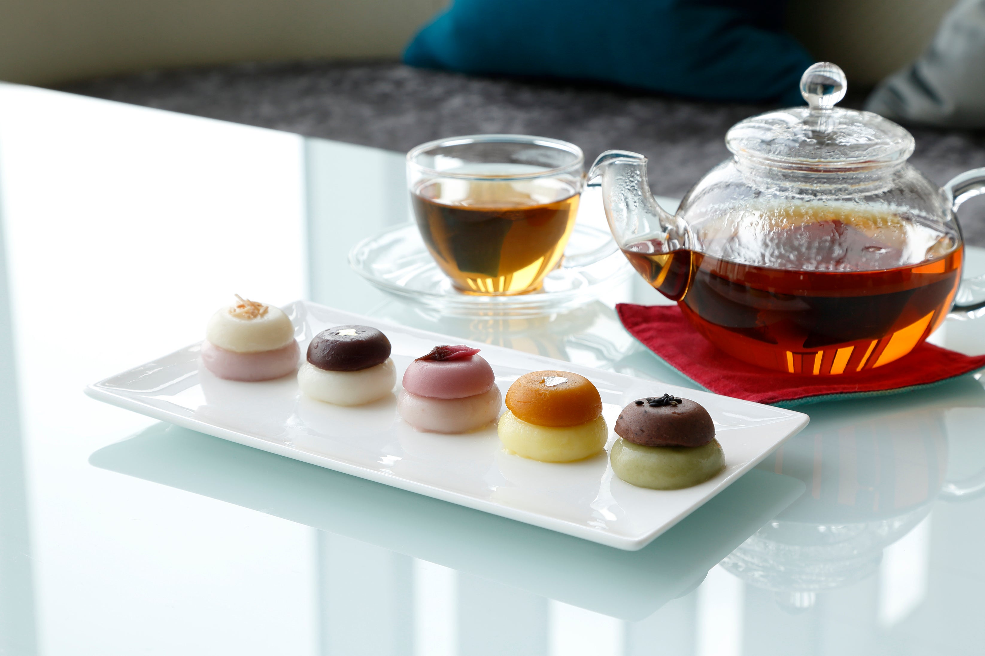 19階「LOUNGE PLUS」 DANGOと和紅茶のセット